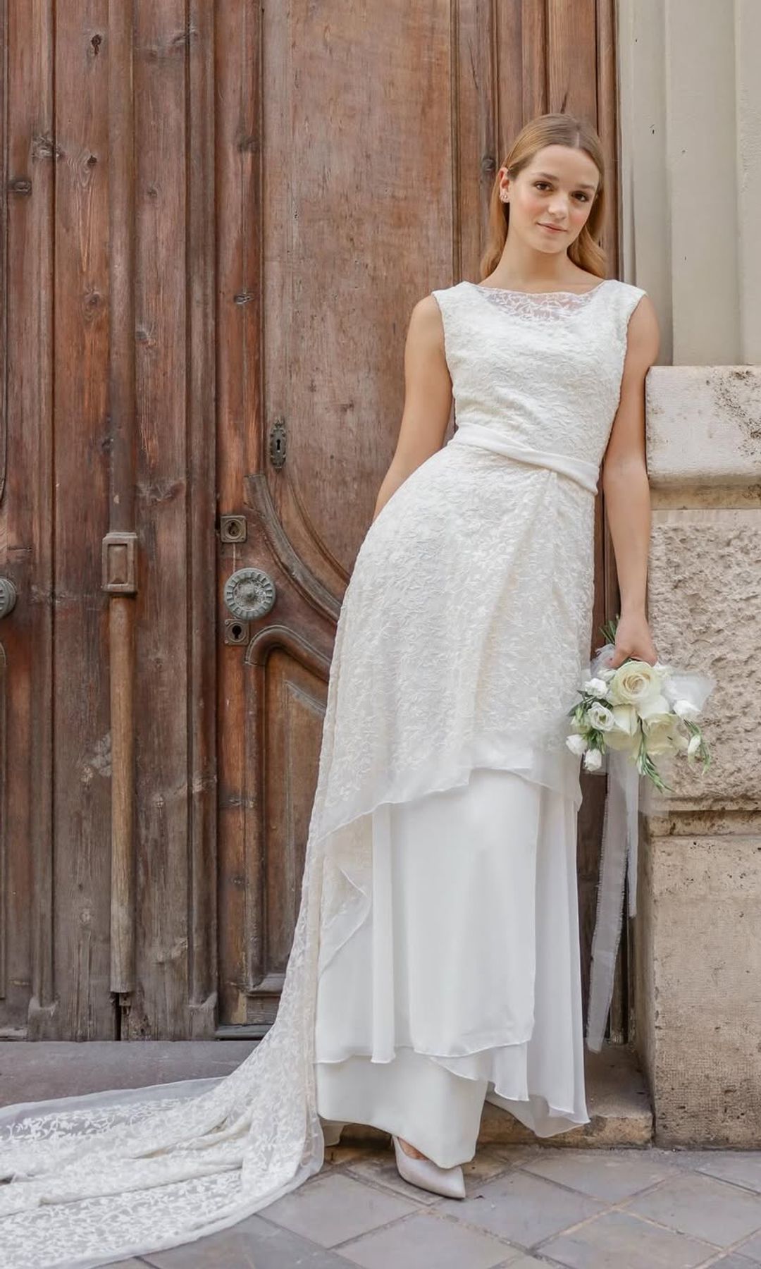 Novia con vestido de Isabel Serrano Atelier