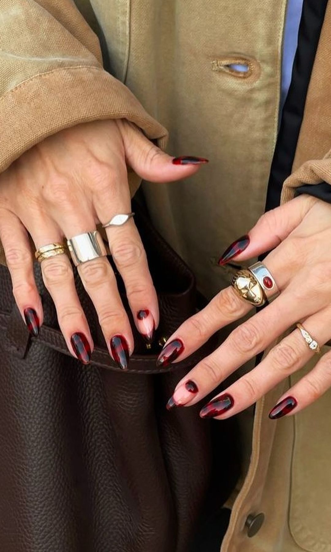 Manicura con estampado carey