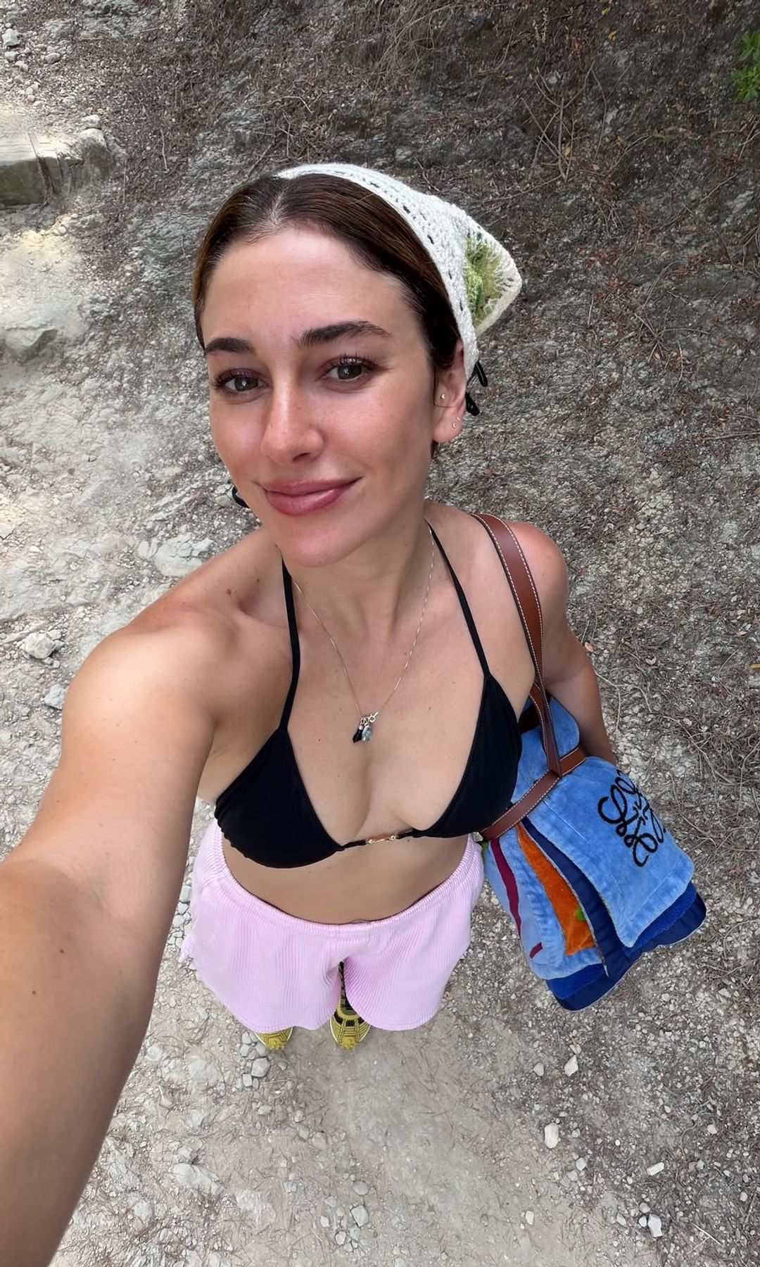 Blanca Suárez en un selfie con maquillaje de ojos y mirada definida