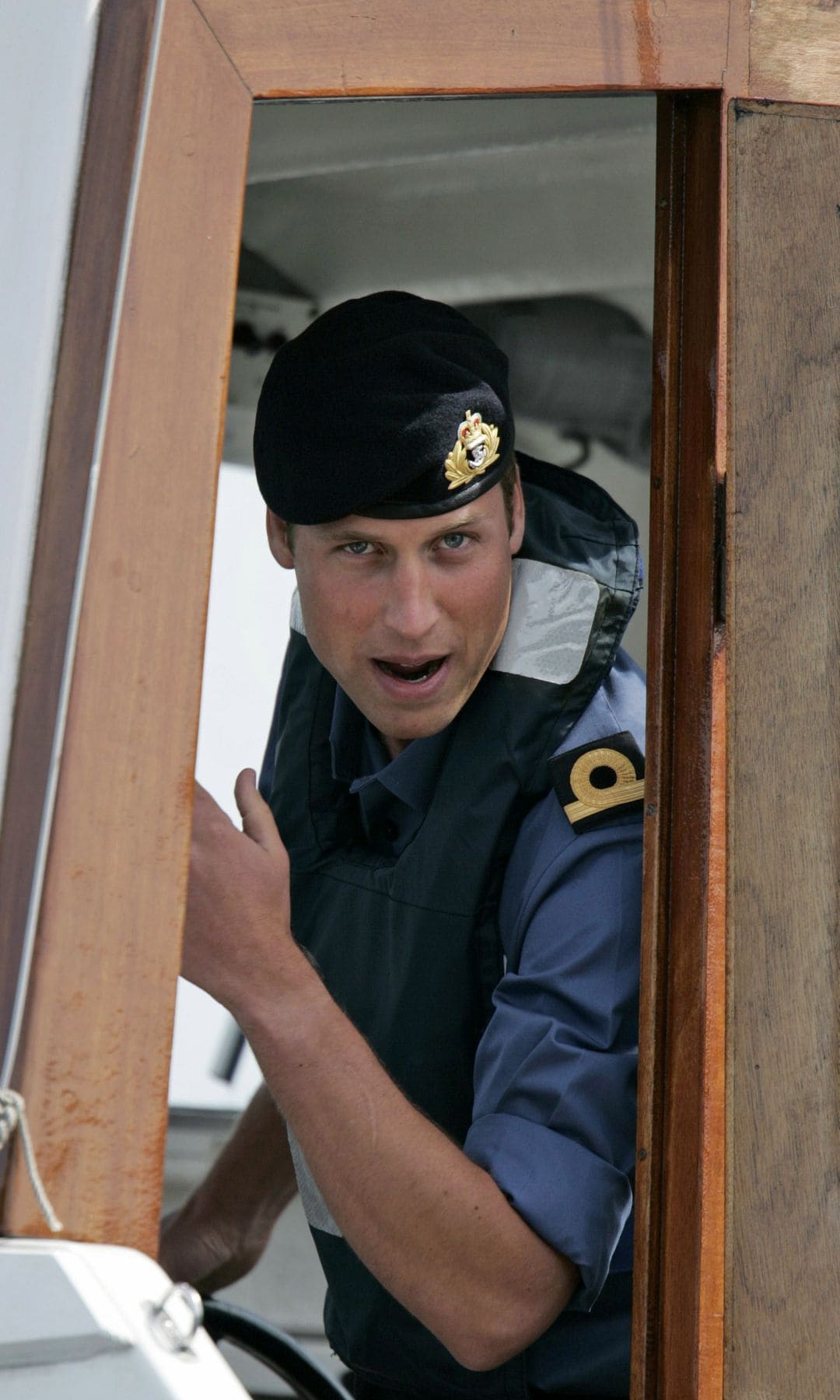 Con la Royal Navy en junio de 2008 en el puerto inglés de Dartmouth