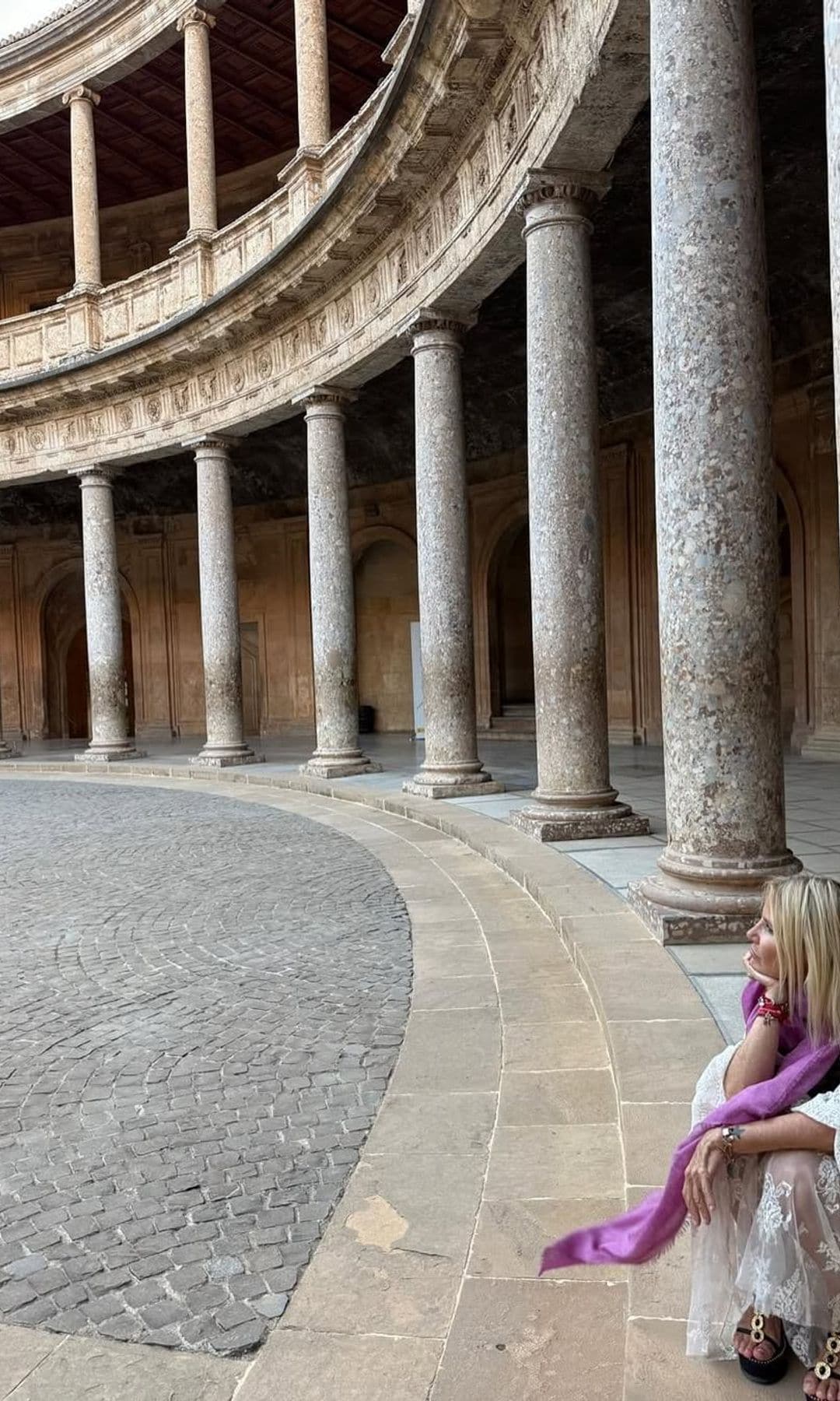 Eugenia Martínez de Irujo en la Alhambra de Granada