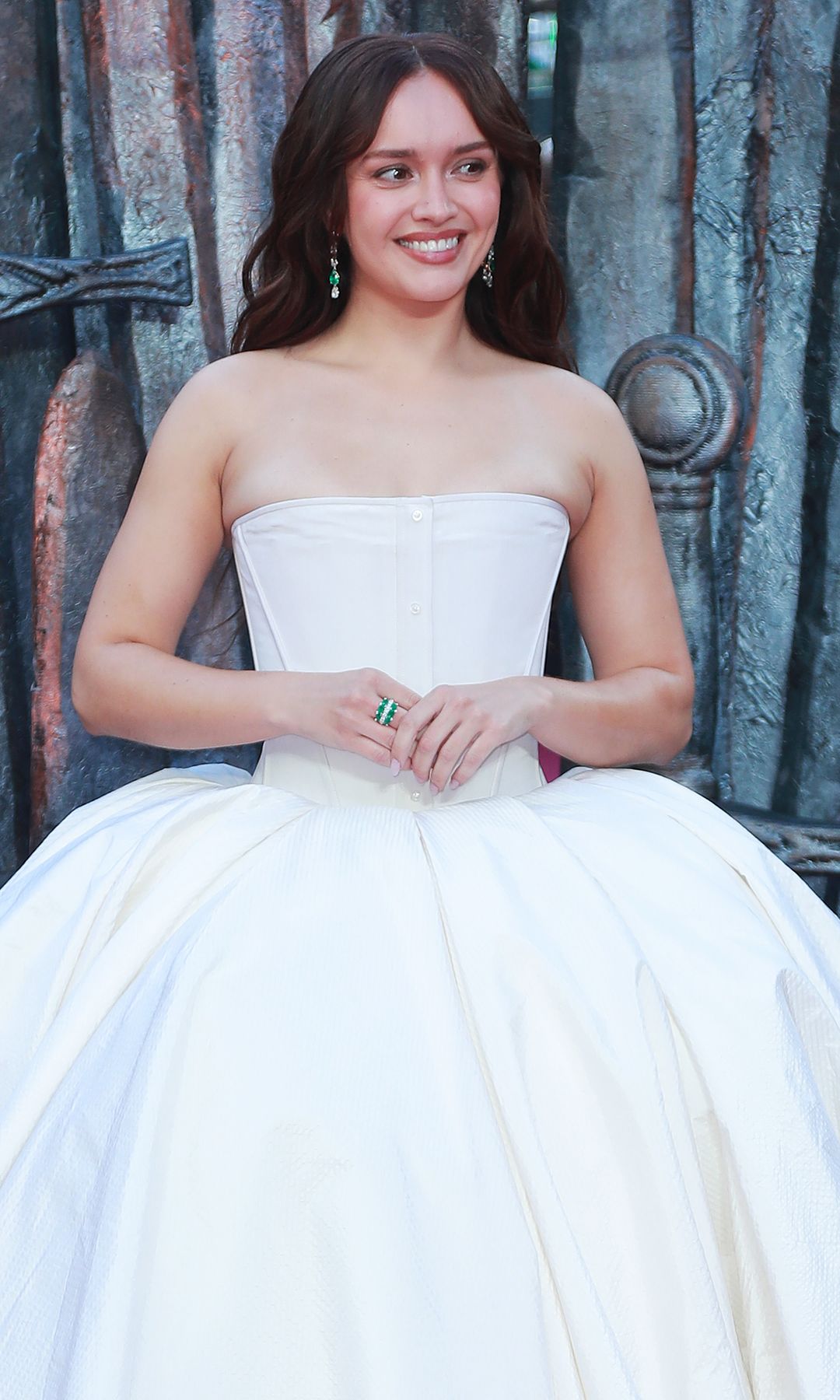 Olivia Cooke, la protagonista de 'La casa del dragón' que se niega a vestir como su personaje en la alfombra roja y triunfa con looks inesperados