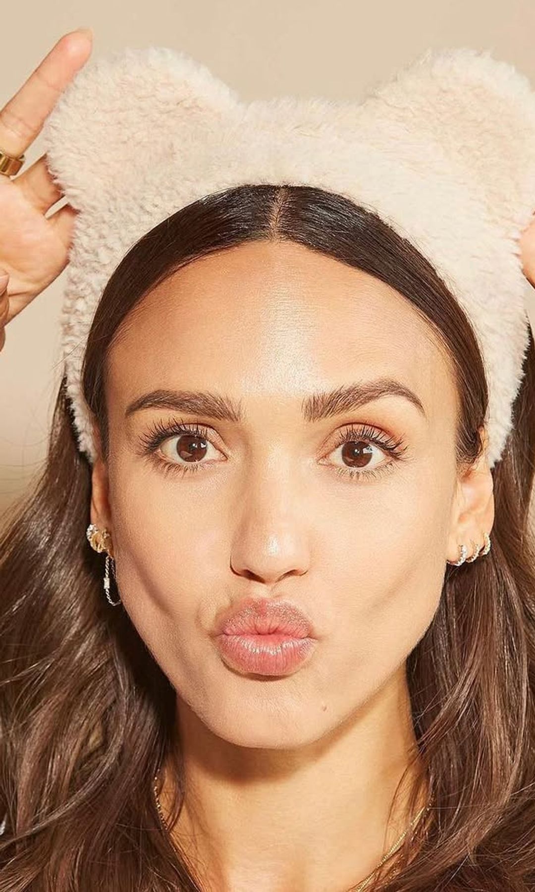 Jessica Alba a punto de hacer su skincare