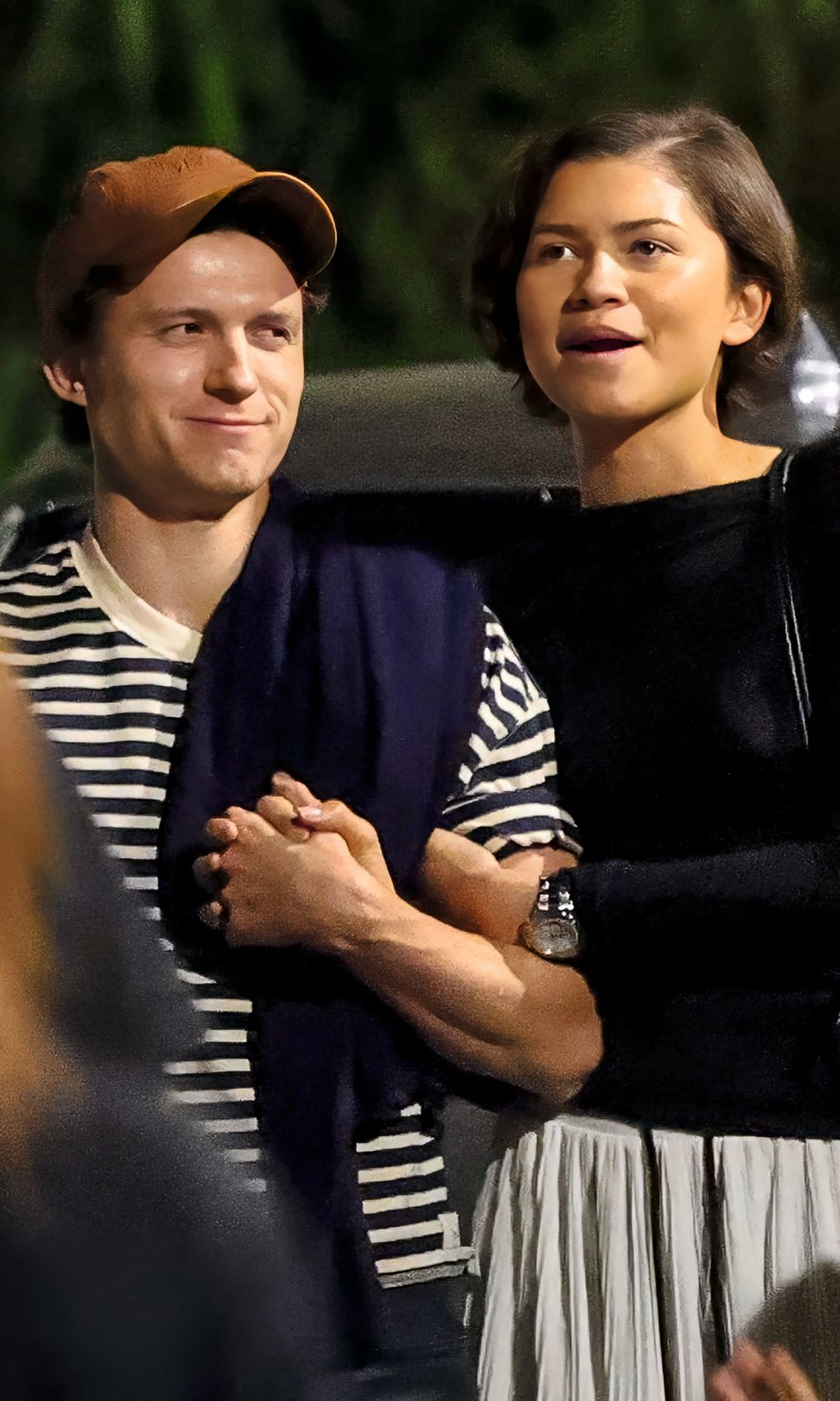 Tras haberse dado el "sí, quiero" en una boda secreta, a finales de febrero, la pareja se mostró cercana, relajada y sonriente, dejando entrever la solidez de su relación