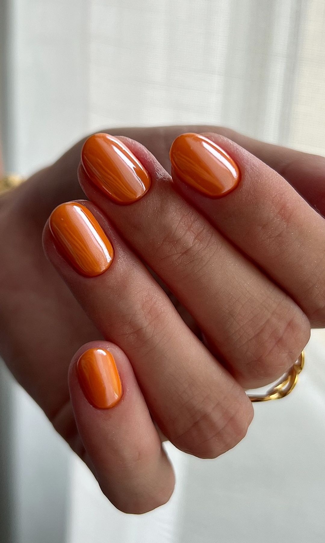 Manicura glaseada naranja