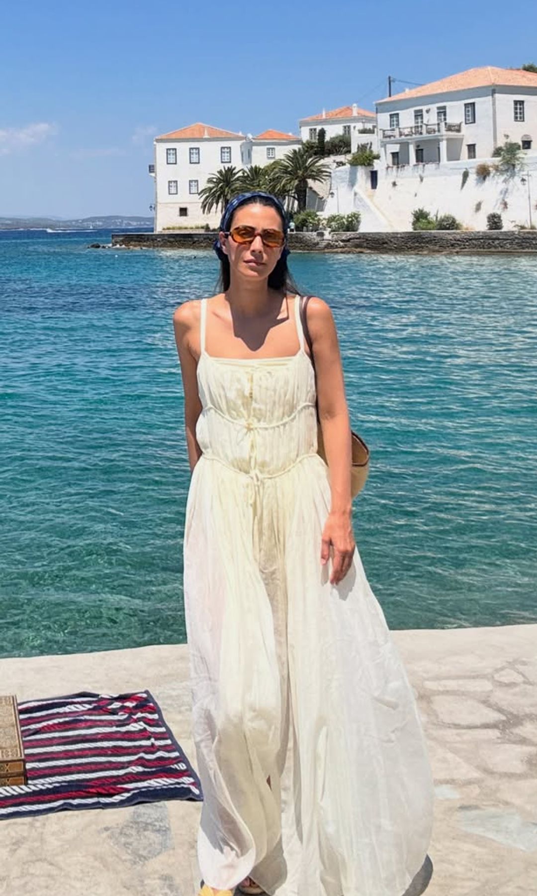Sassa de Osma con vestido durante su escapada a Grecia