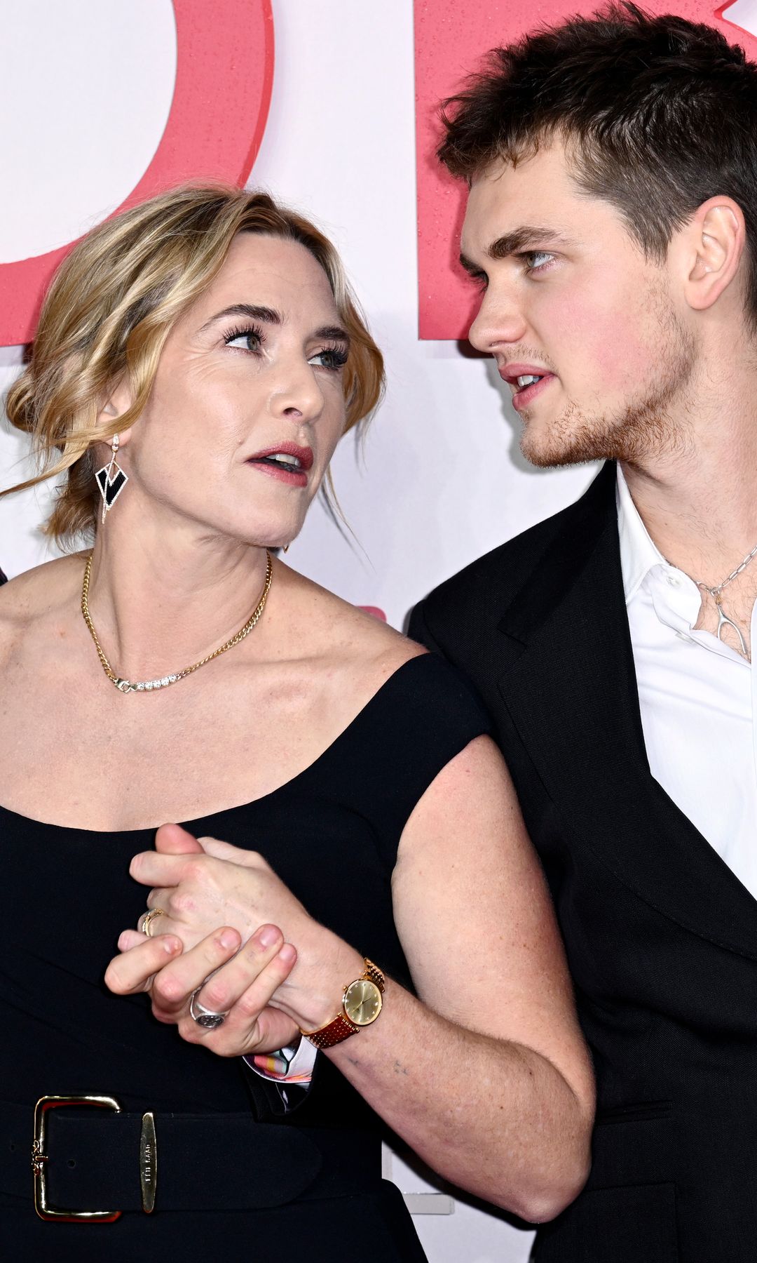 Kate Winslet y su hijo Joe Anders estrenan Goodbye June en Londres el 3 de diciembre de 2025