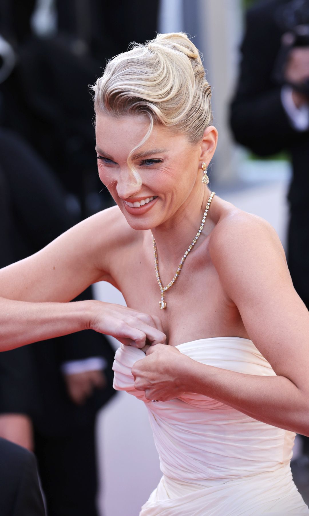 Elsa Hosk en el Festival de Cannes 2025