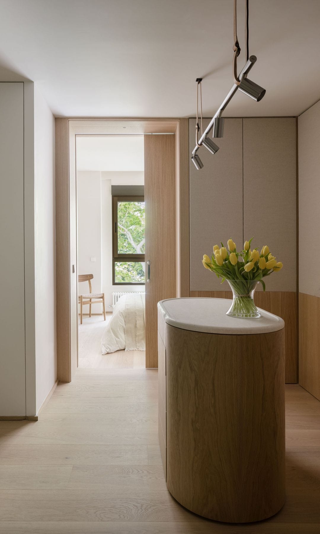 Vestidor con paso al dormitorio
