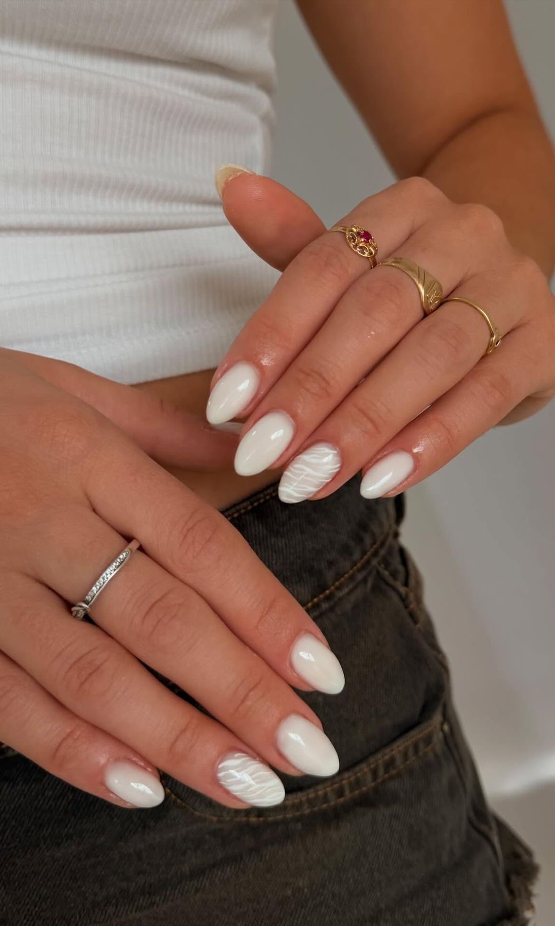 Manicura animal print blanca