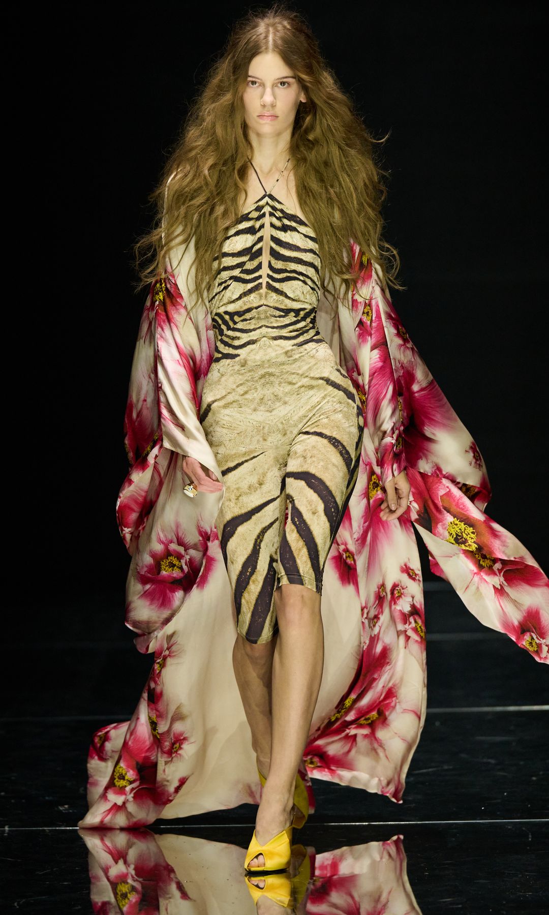'Animal print' y todo el derroche de los 2000: Roberto Cavalli saca su lado más salvaje una vez más en Milán