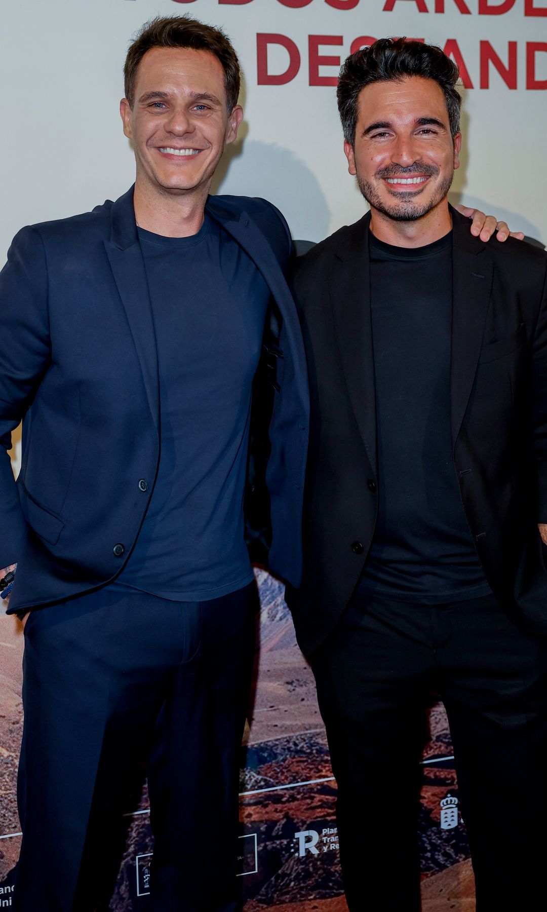 Javier Castillo junto a Christian Gálvez, quien fue el maestro de ceremonias de la presentación