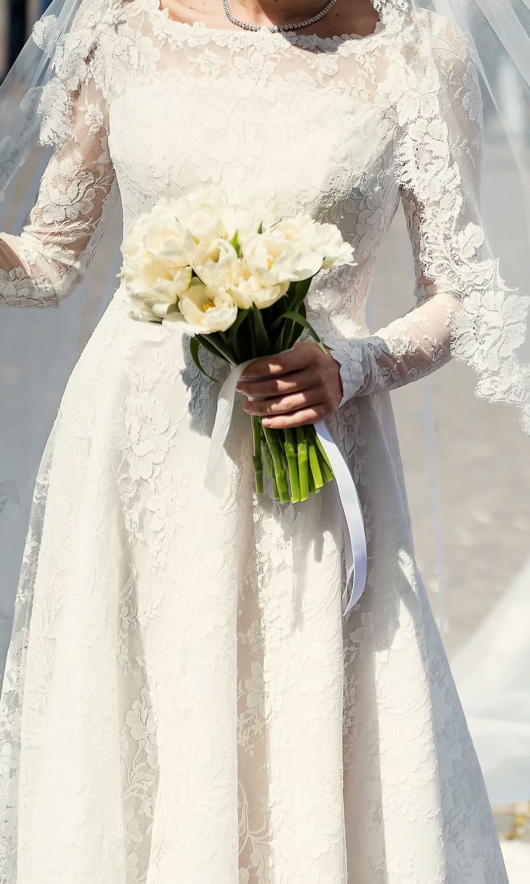 Ramo de novia con tulipanes blancos