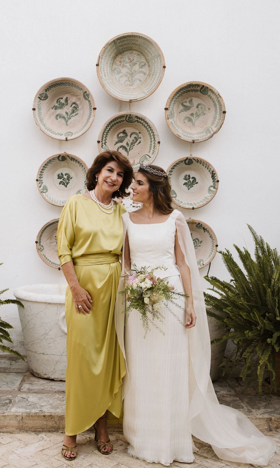Maru con su madre, Marina Beca