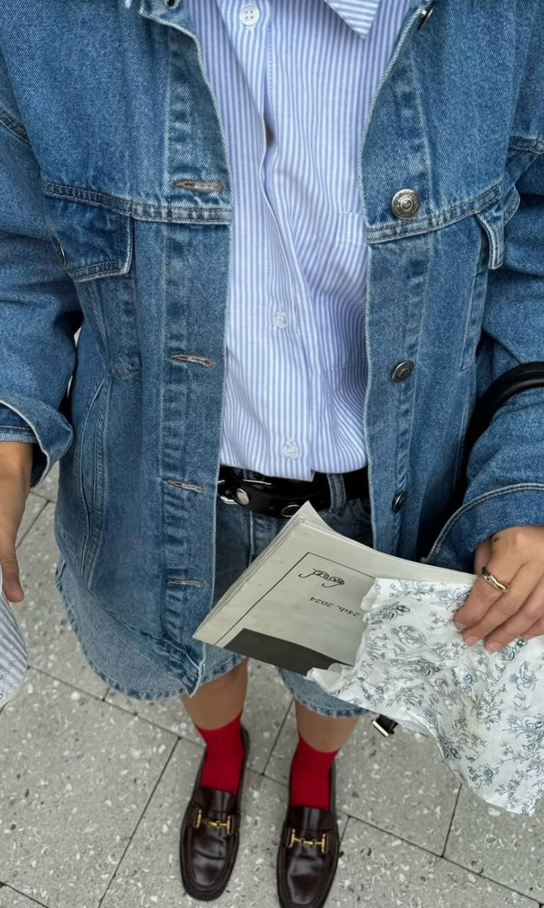 ¡HOLA! Fashion Cómo llevar una camisa de rayas azul: 7 ideas de outfits estilosos y elegantes