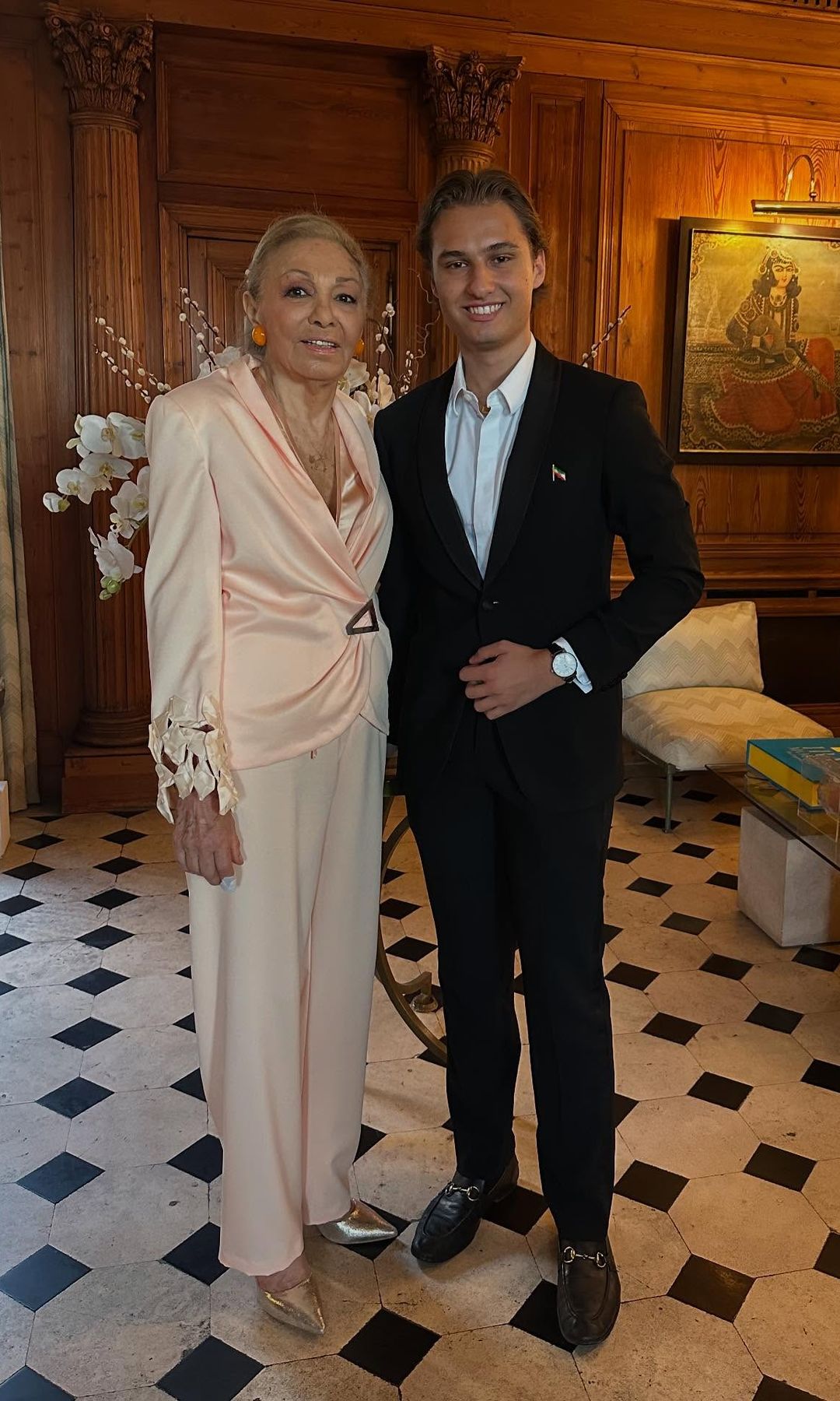 Cyrus Nikolai Pahlavi con Farah Diba