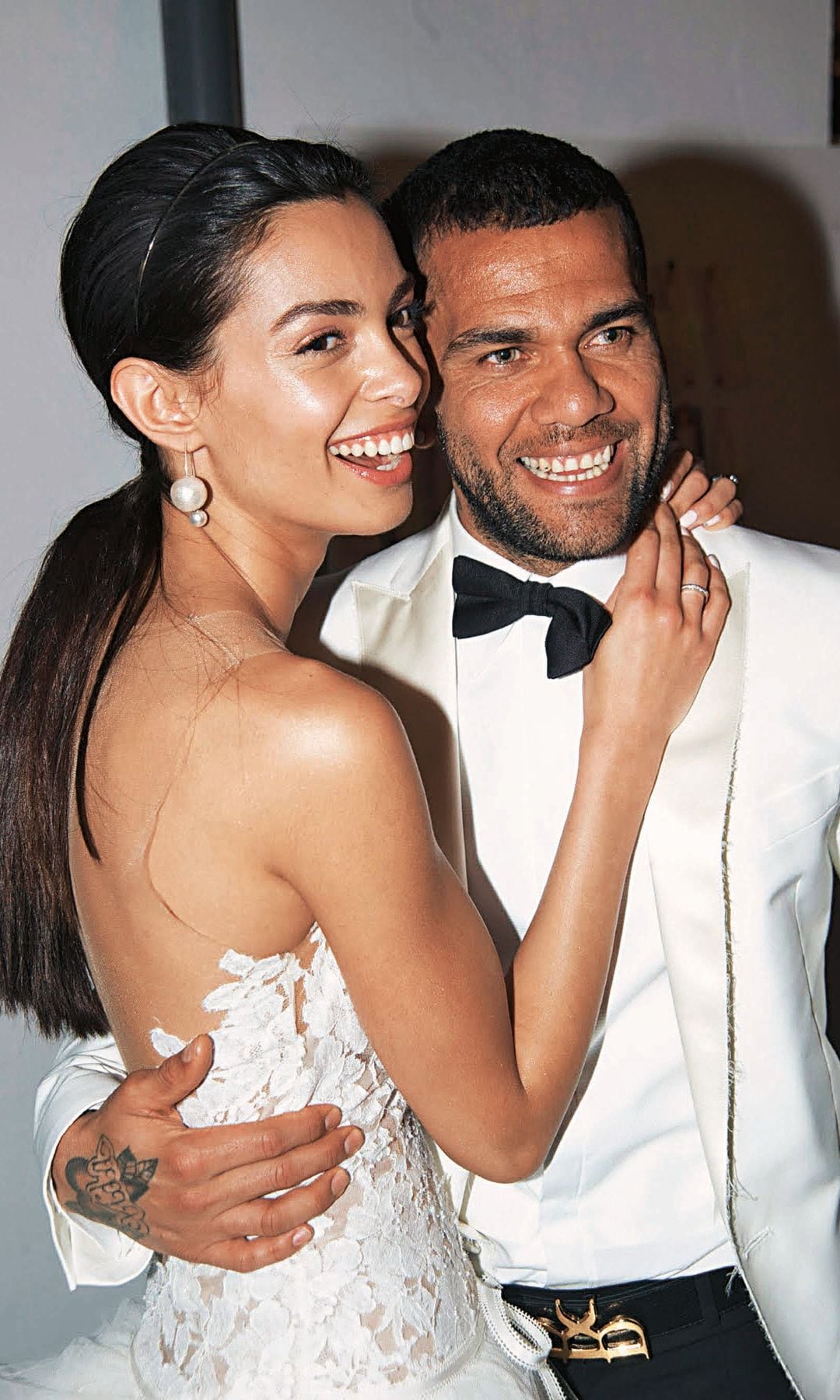 Joana Sanz con Dani Alves el día de su boda