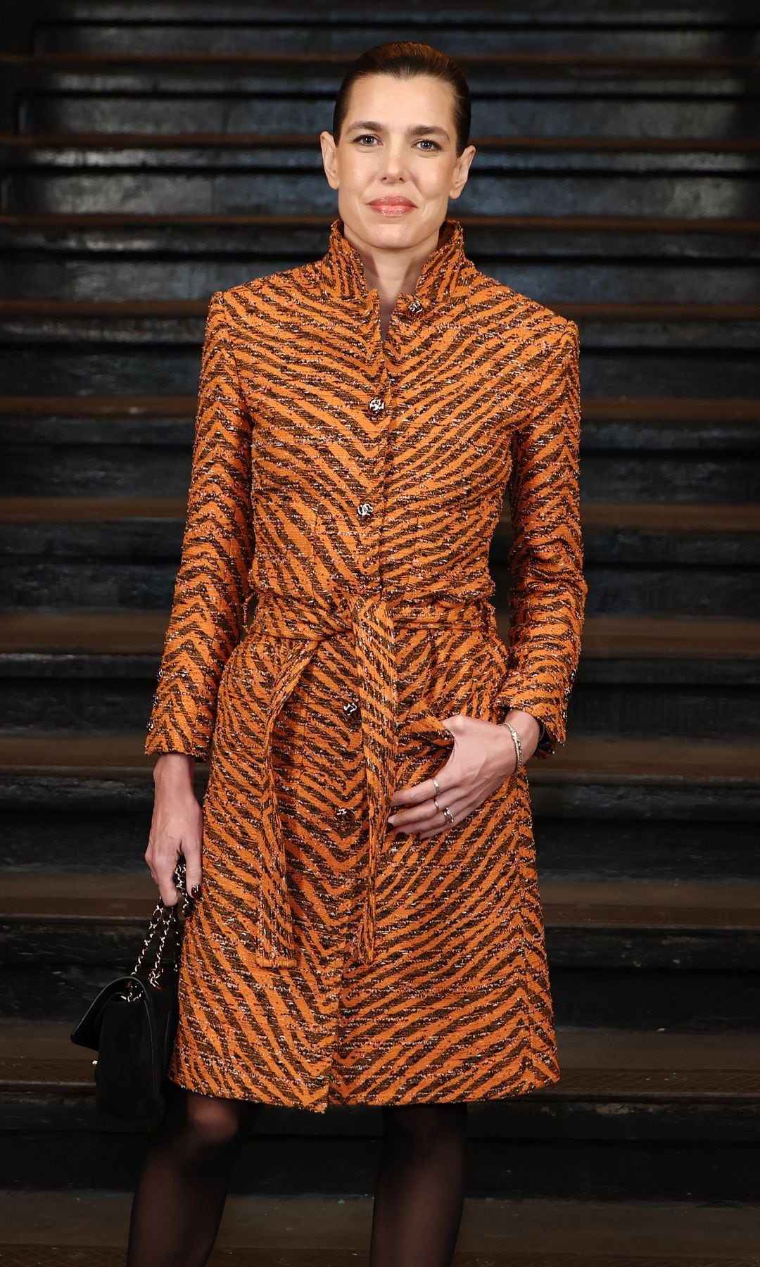 Solo Chanel podía convencer a Carlota Casiraghi de viajar en metro: un look salvaje e inédito que no esperábamos