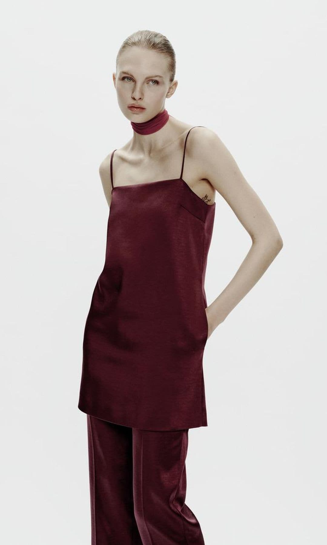 Conjunto burdeos de Zara