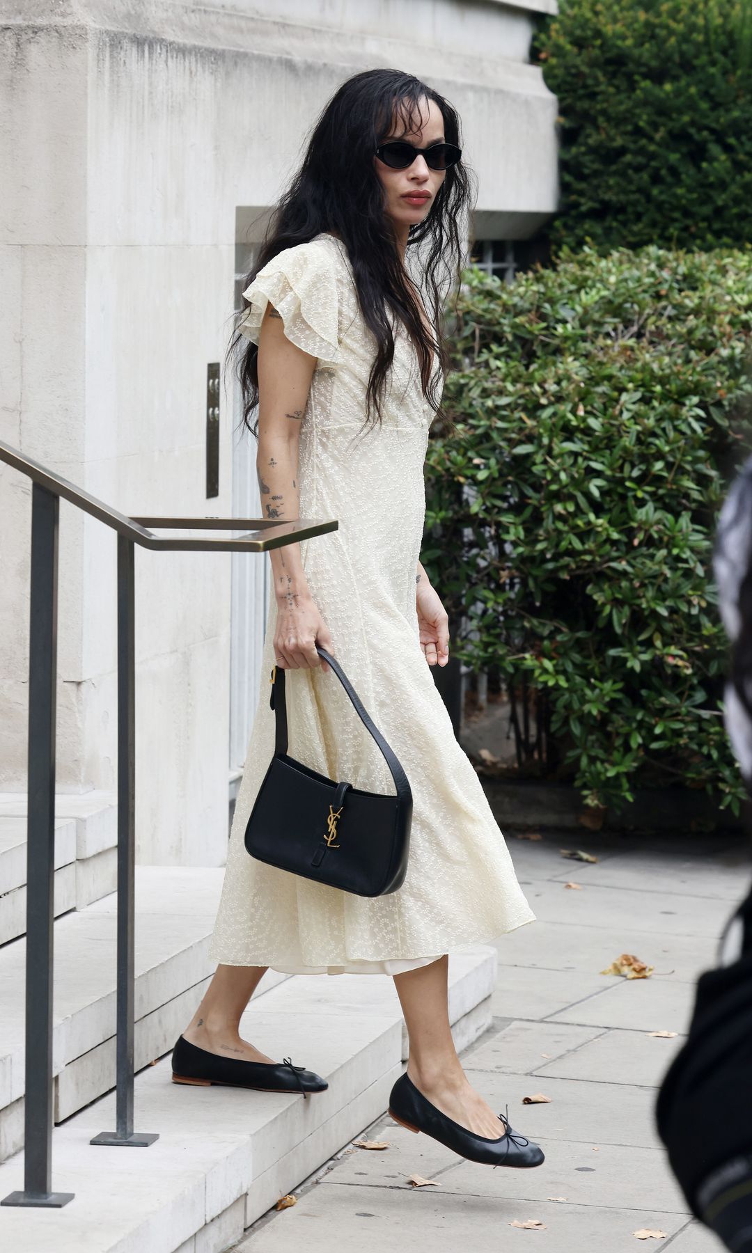 Zoë Kravitz en camino al photocall de Londres