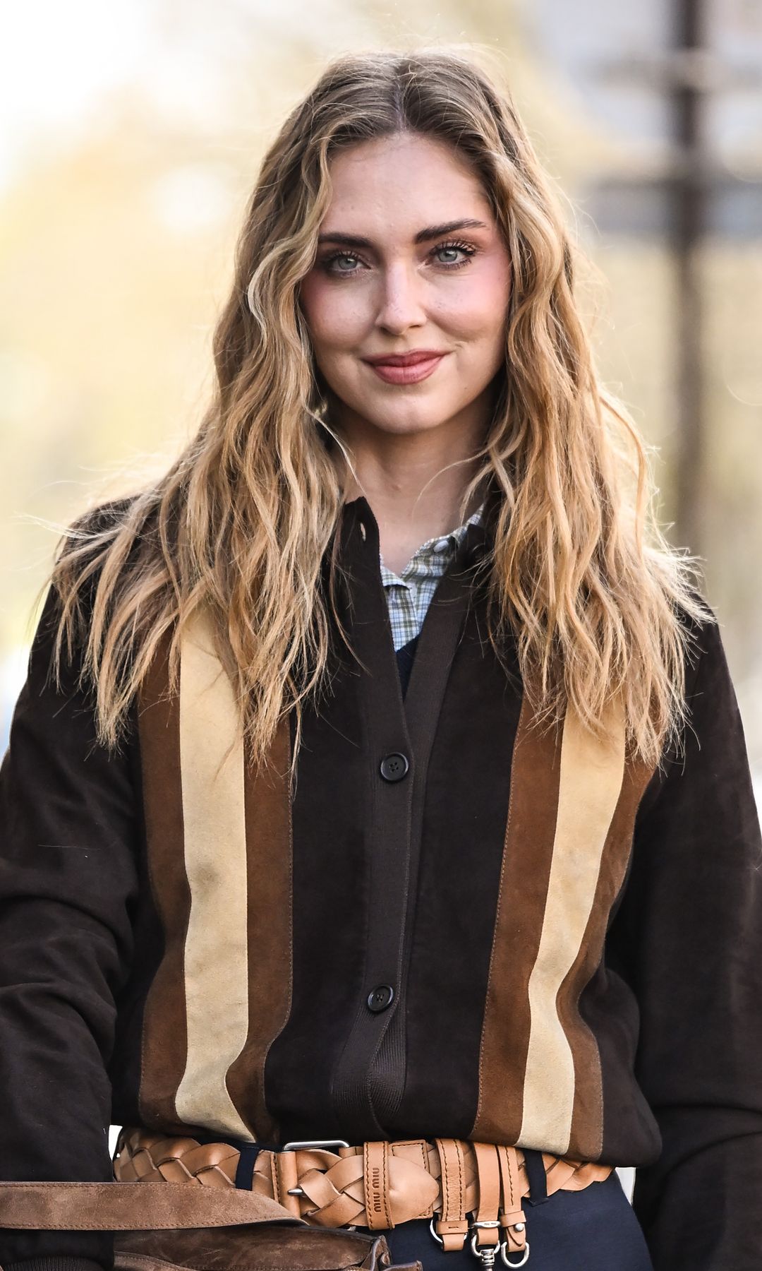Chiara Ferragni con el pelo ondulado