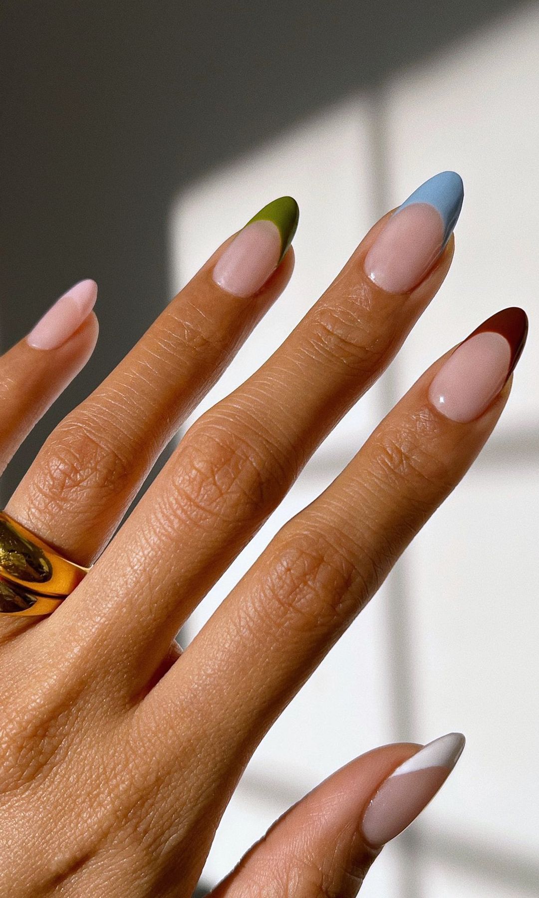Manicura francesa de colores