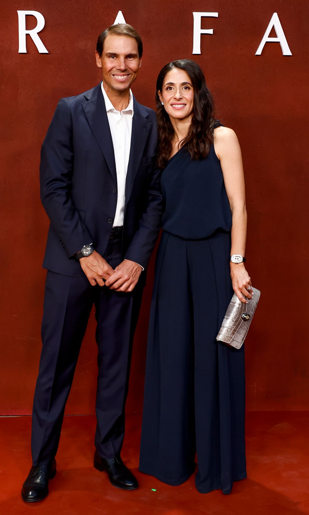 Rafa Nadal con su mujer, Mery Perelló, en la première de la docuserie 'Rafa'