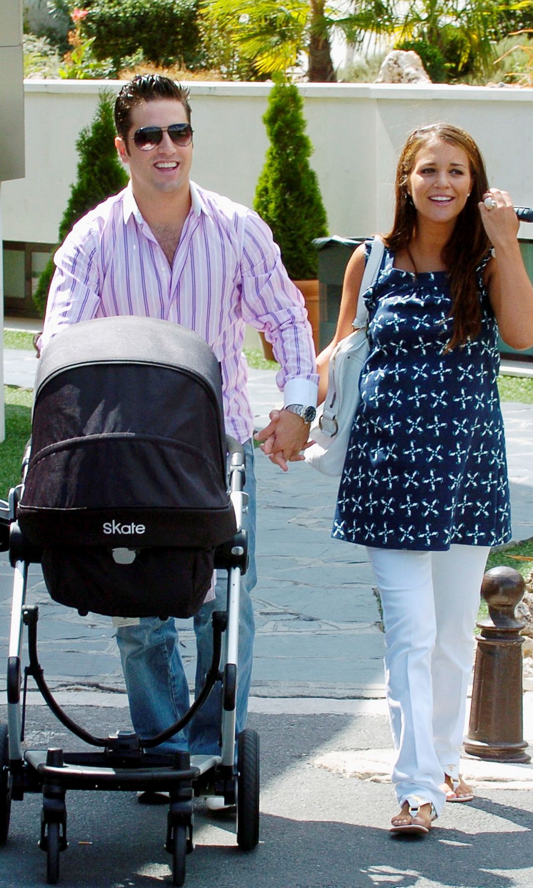 David Bustamante y Paula Echevarría paseando con su hija Daniella por las calles de Madrid el 8 de septiembre de 2008