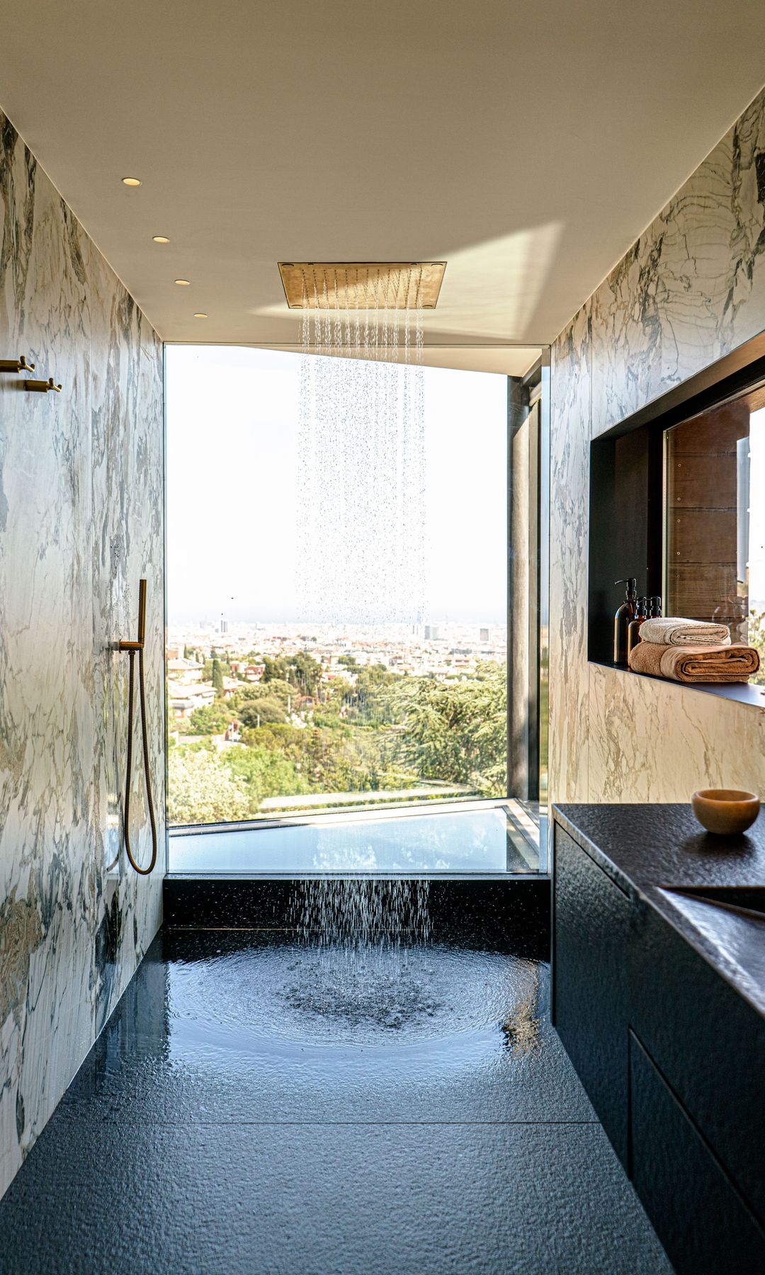 Ducha con vistas al exterior