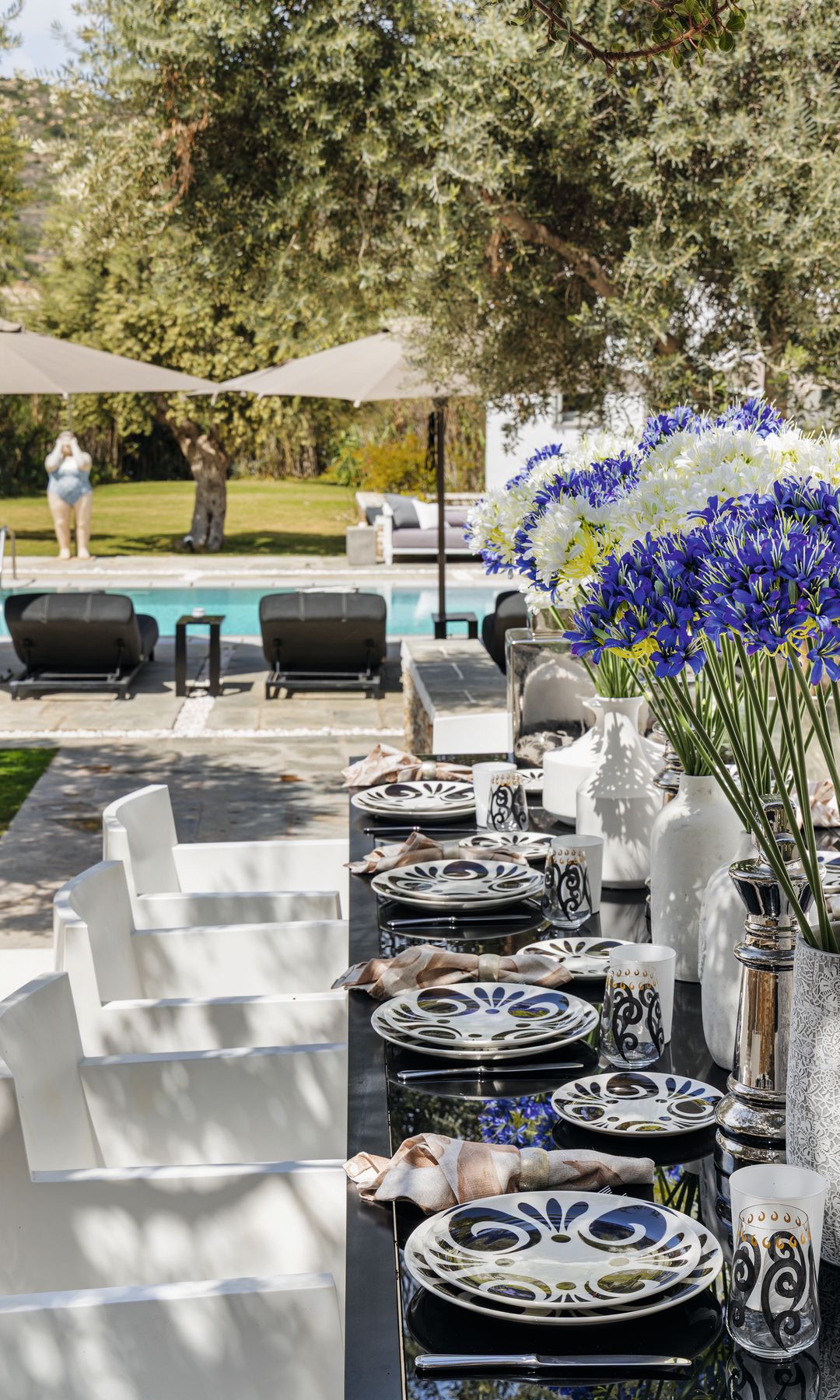 MARINA VERNICOS NOS INVITA A CONOCER SU IMPRESIONANTE CASA JUNTO AL MAR, EN LA ISLA DE SIFNOS, UNA DE LAS PERLAS DEL EGEO