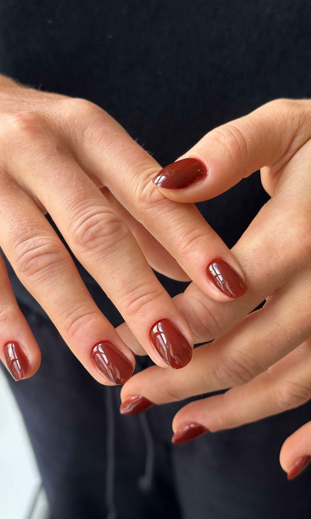 Manicura en color caramelo 
