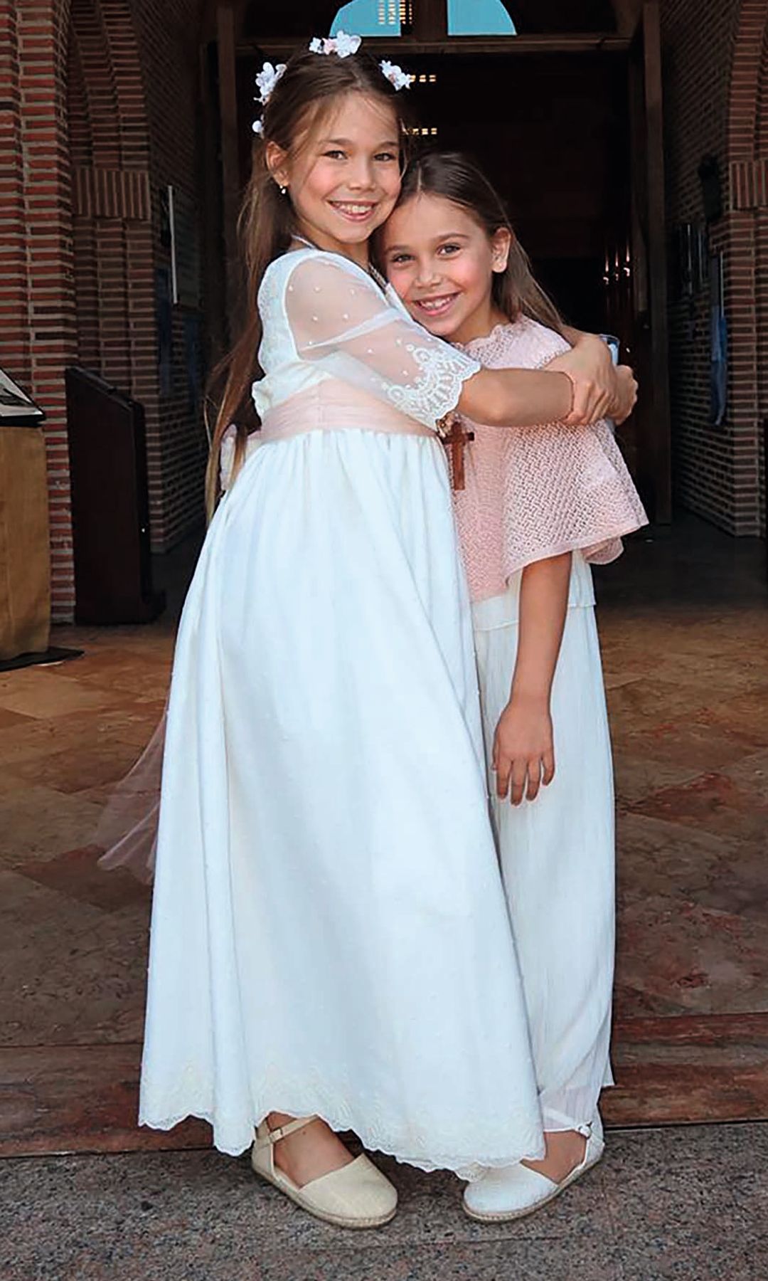 Una divertida imagen de las dos hermanas