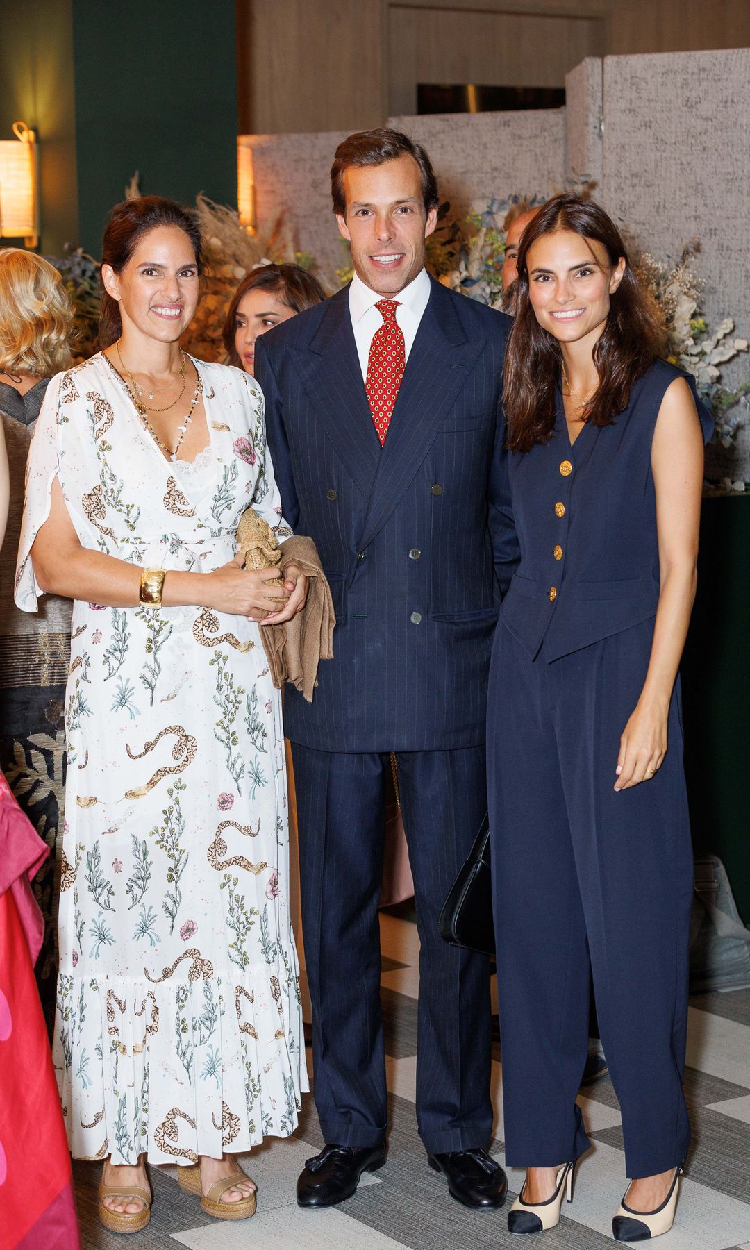 Maya Askari, mujer de Maximiliano, el príncipe Maximiliano Hugo de Windisch-Graetz, hijo de Sofía de Habsburgo, y Adriana Zurita