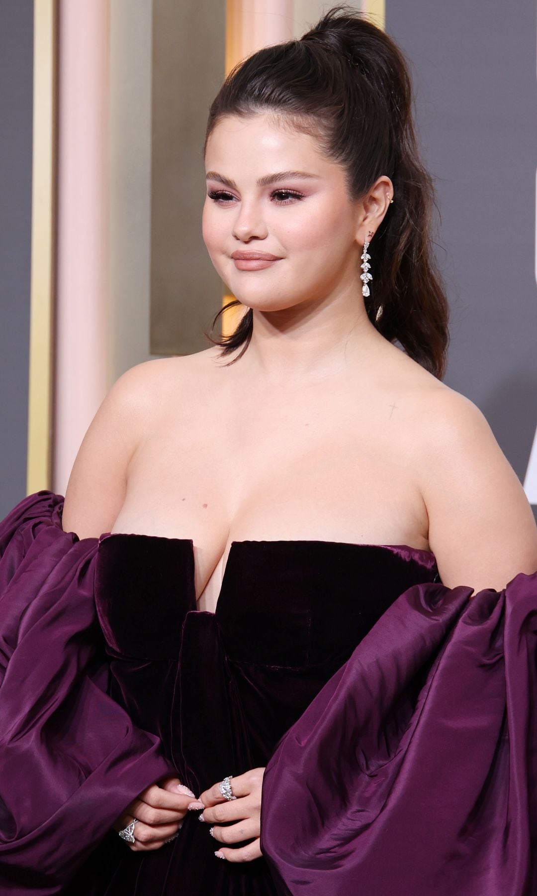 Selena Gomez en los Globo de Oro 2023 en Beverly Hills, California