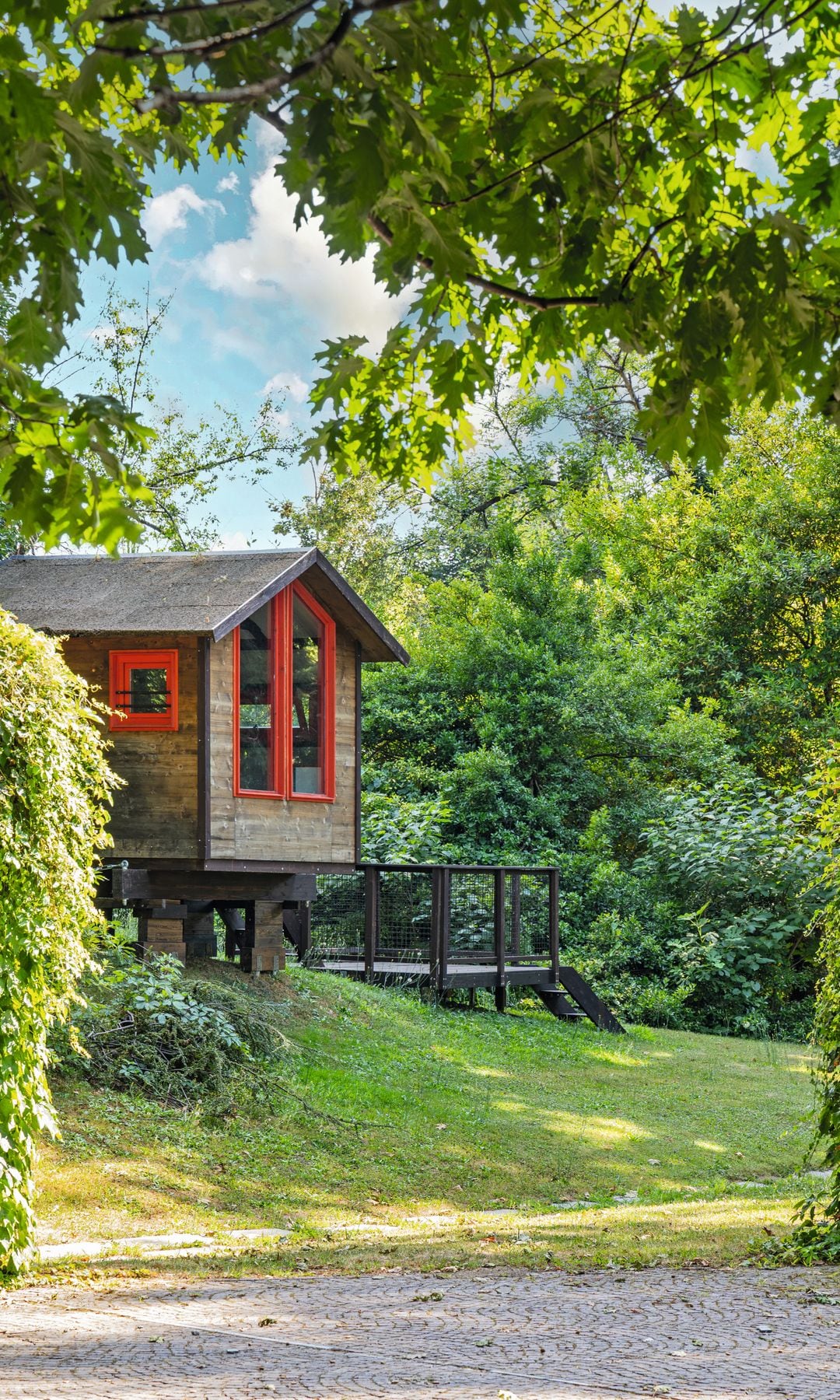 La diseñadora  Margherita Maccapani Missoni  nos abre las puertas de su "refugio" en Varese, la ciudad jardín italiana