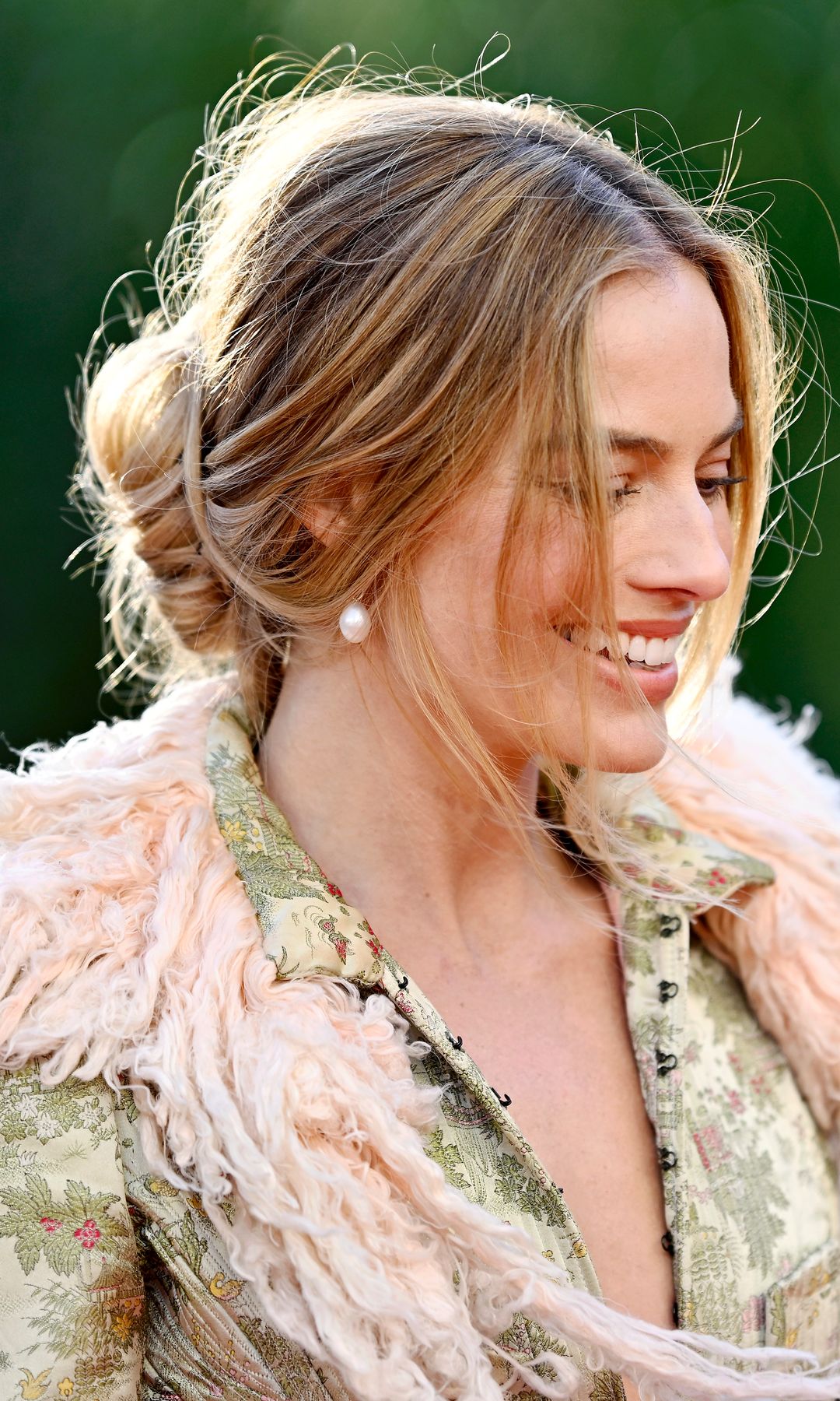 LONDON, ENGLAND - FEBRUARY 04: Margot Robbie attends the "Wuthering Heights" Photocall at Spencer House on February 04, 2026 in London, England. 