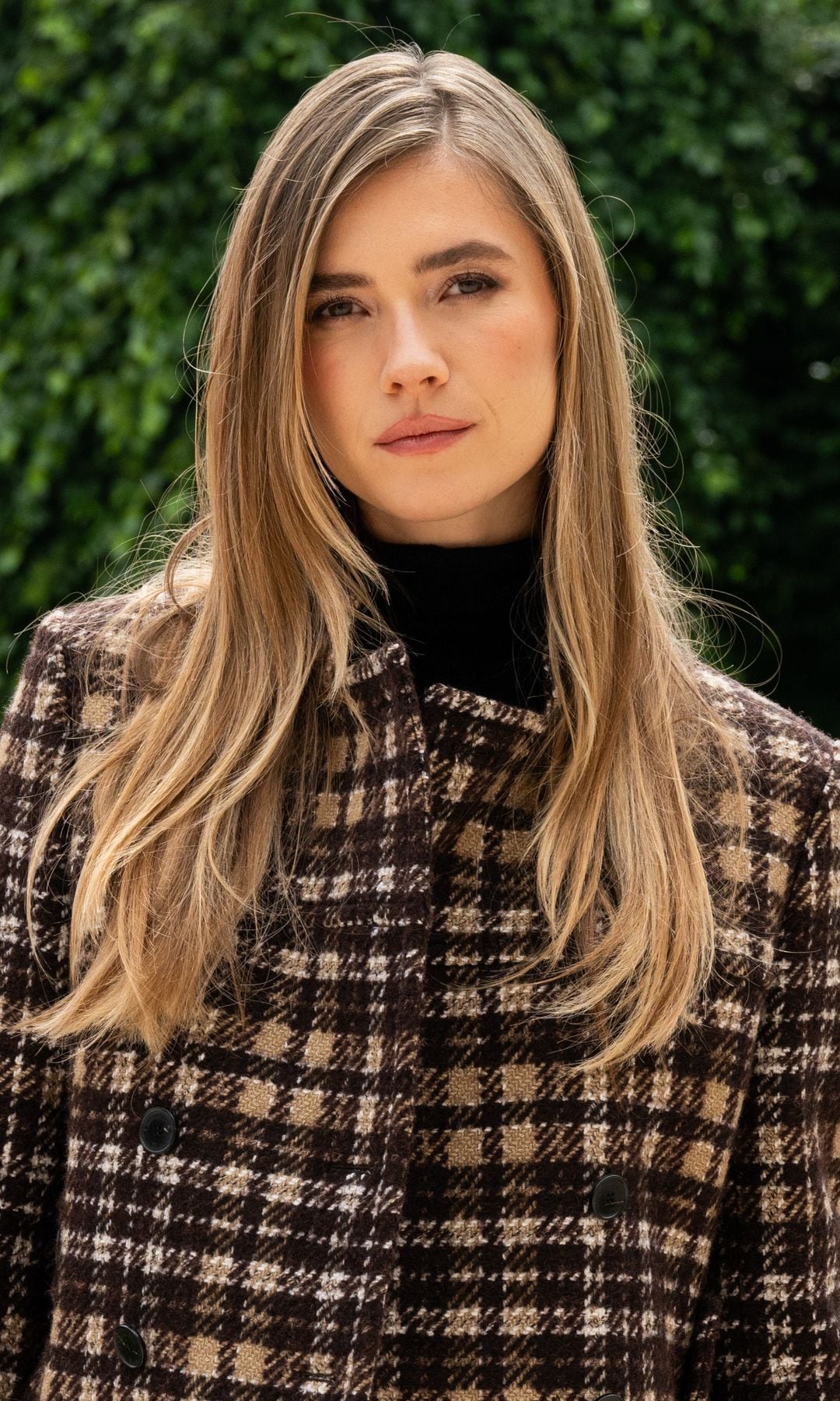 Mujer con mechas rubias