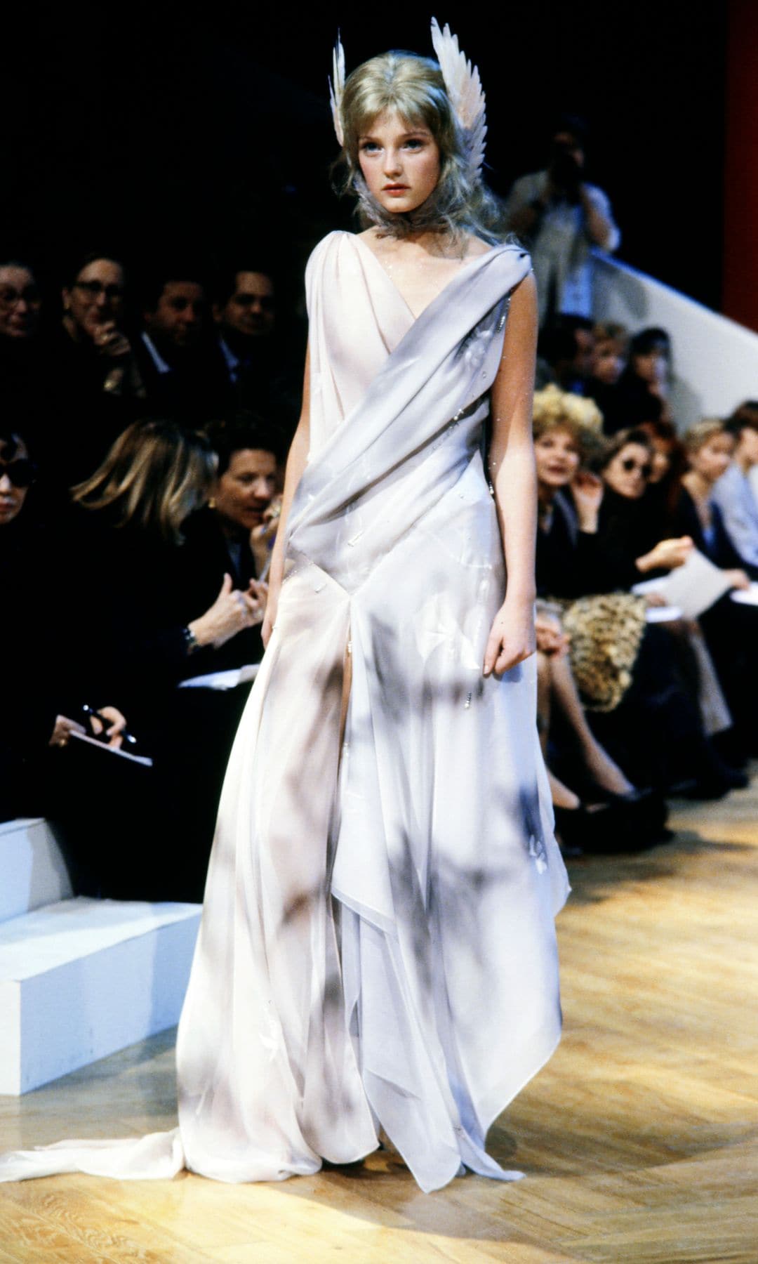 Givenchy por Alexander McQueen, 1999.