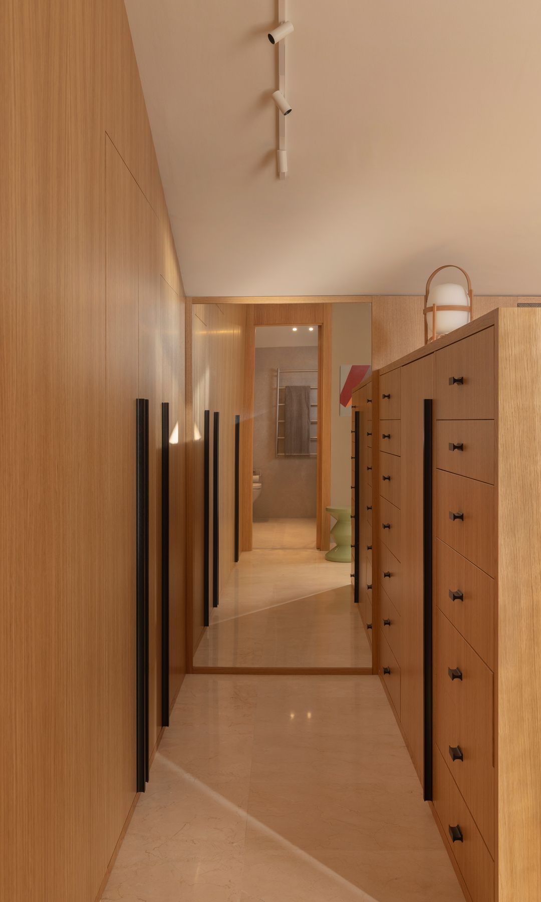 Vestidor a medida, diseño de Albert Ramoneda Studio con estilismo de Mar Gausachs