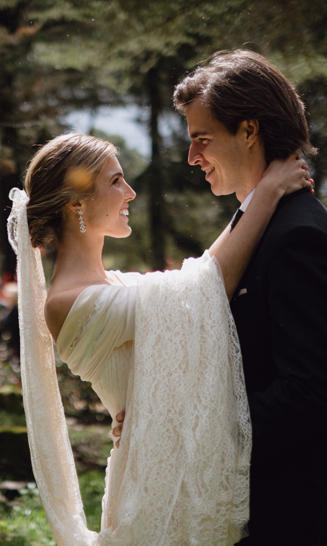 Novia con vestido de Matelier, boda en Madrid