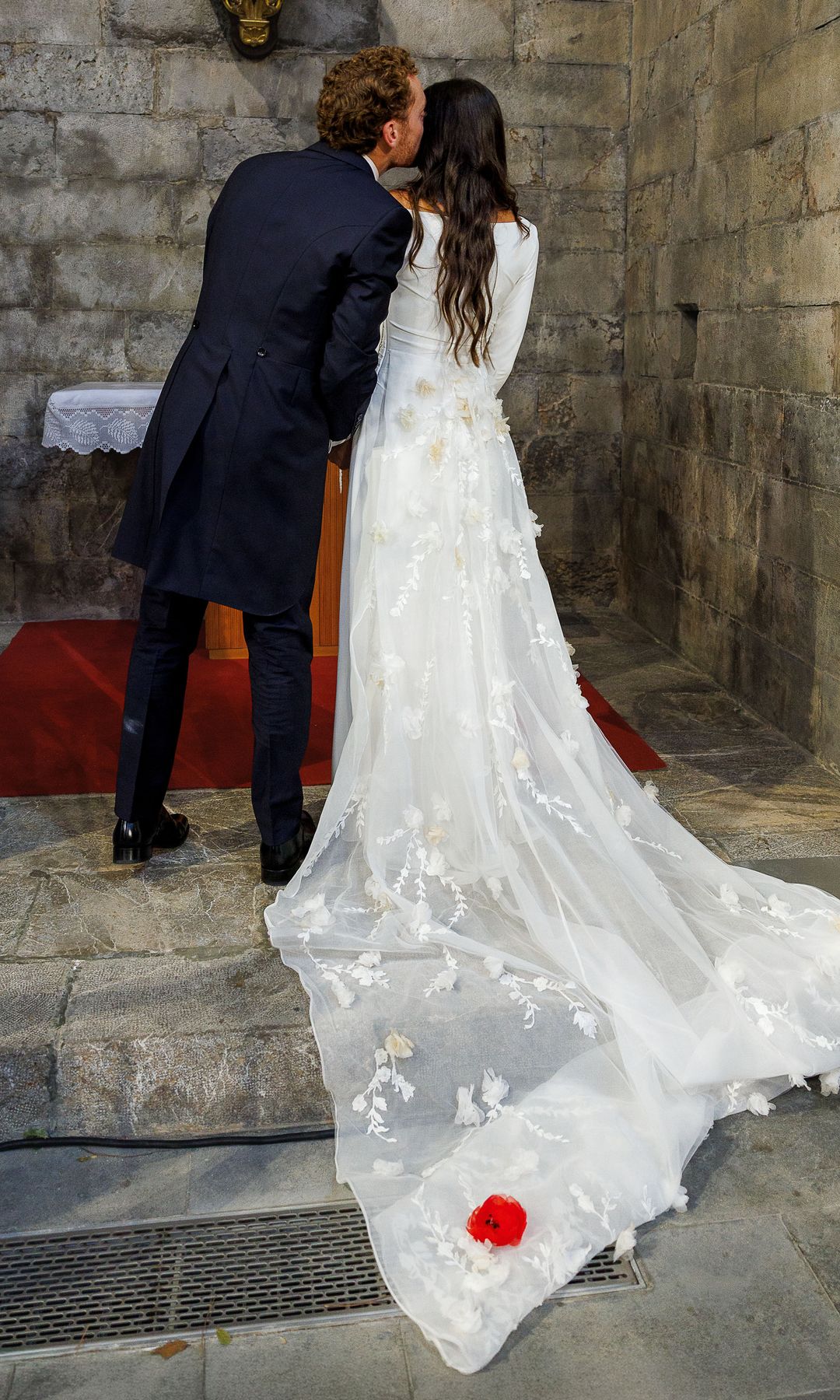 Detalle de la cola del traje nupcial de Natalia