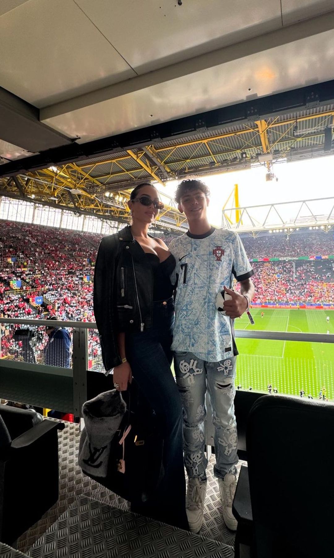 Georgina Rodriguez y Cristiano Jr