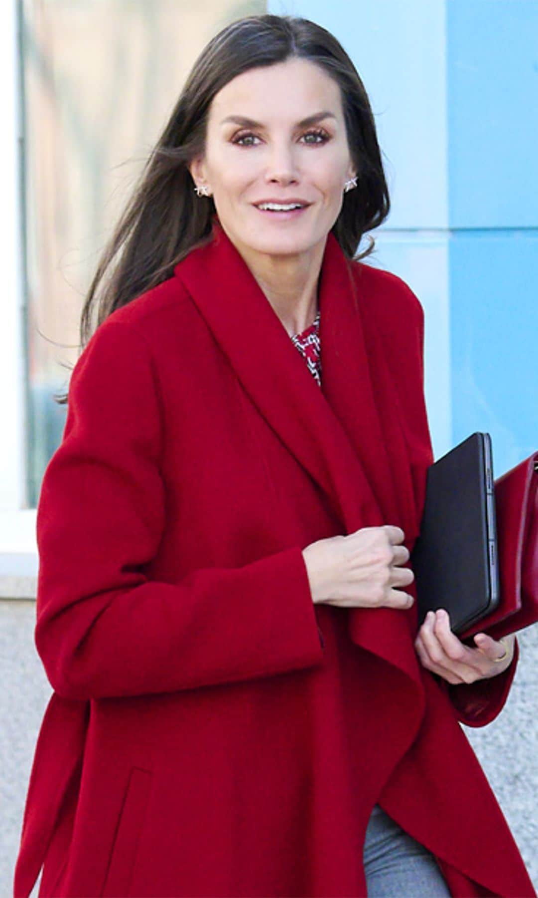 Doña Letizia presidió una reunión con la Junta Directiva de la Federación Española de Enfermedades Raras (FEDER) en Madrid