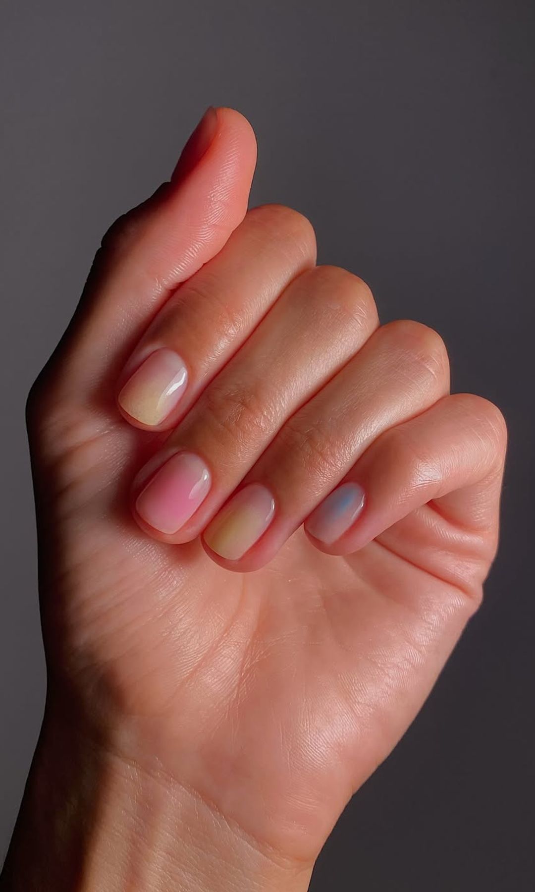 Manicura multicolor difuminada