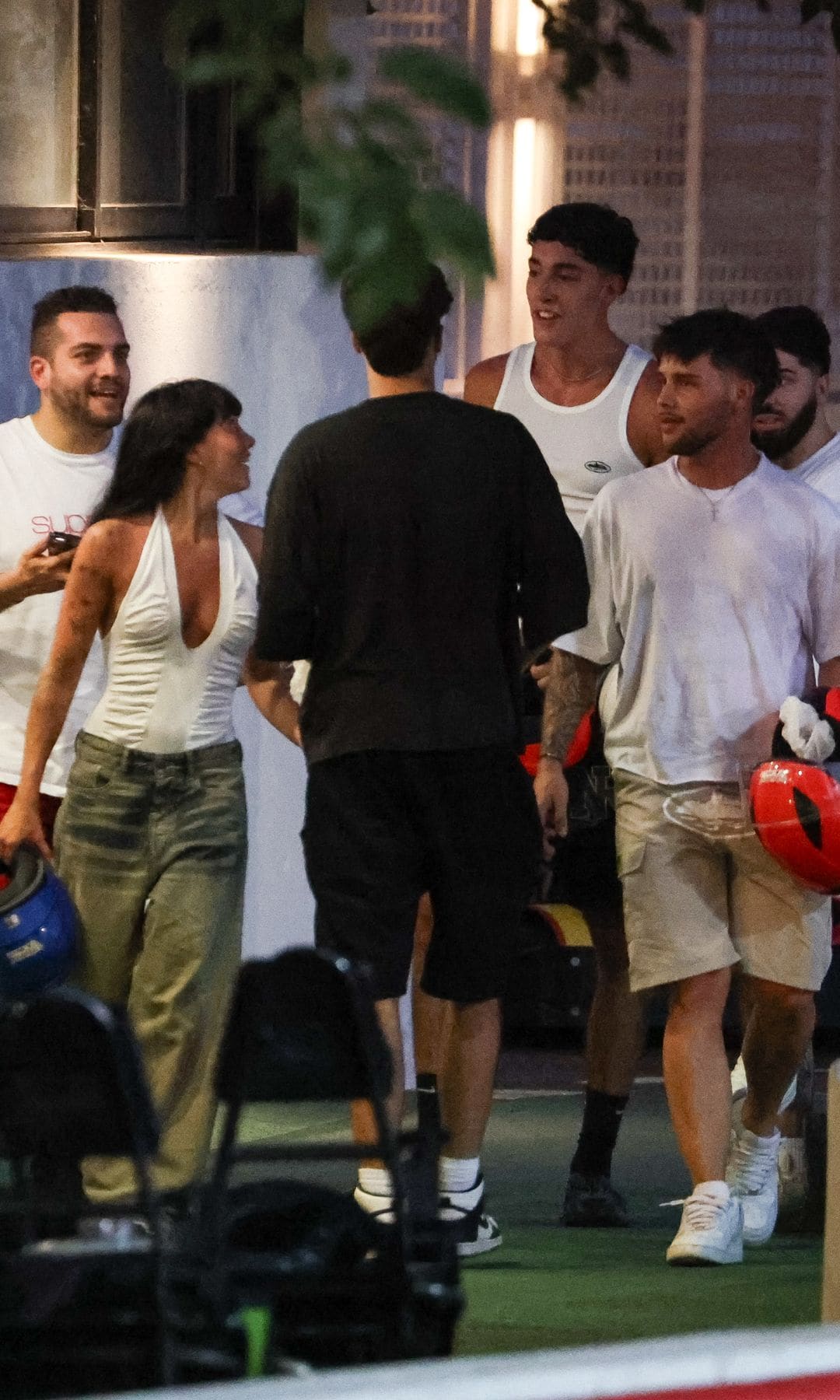La cantante Aitana y Plex en un circuito de karts en Ibiza con amigos. 29 de junio de 2025  


