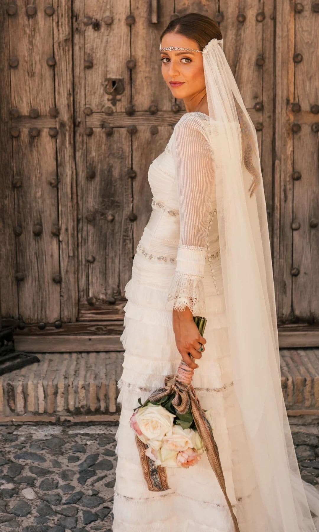 Novias con tocado joya