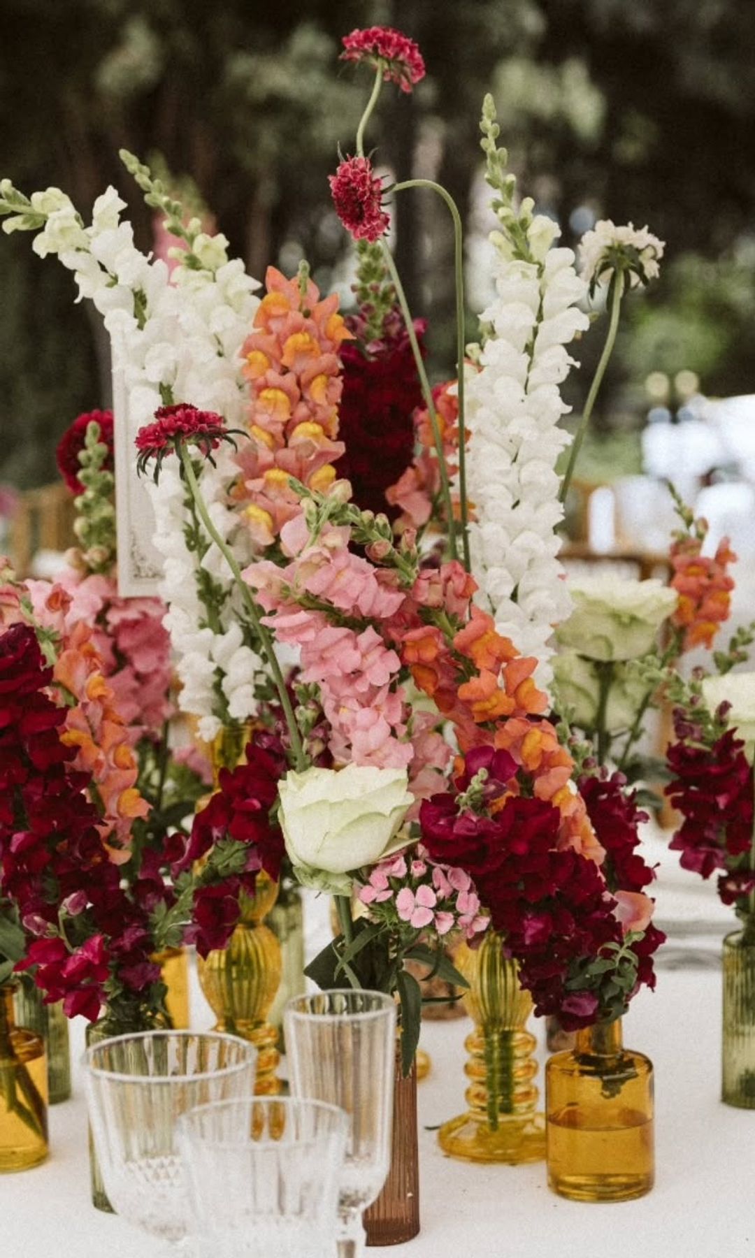Flores de otoño para decoración de bodas conejito