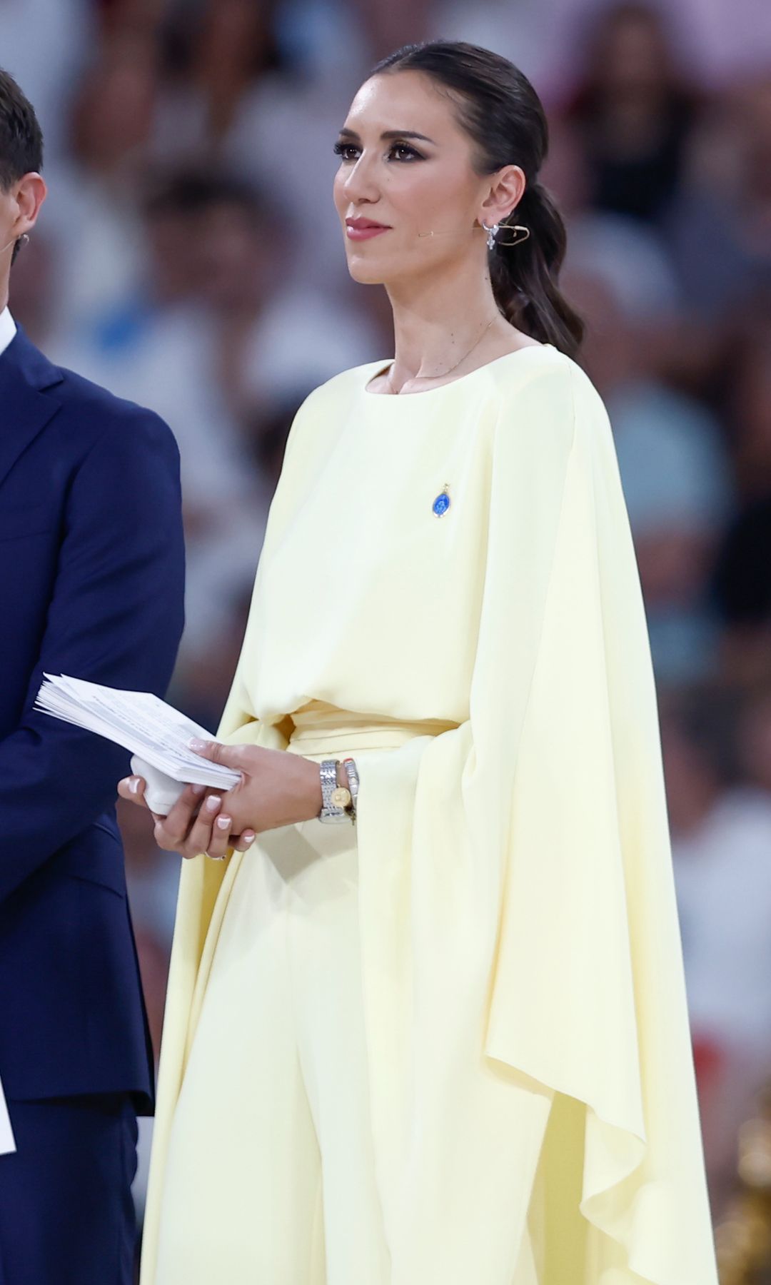 Hablamos con Alejandro de Miguel, diseñador que vistió a Patricia Pardo y la reina Sofía ante el Papa: "Quería que la prenda acompañara el simbolismo"