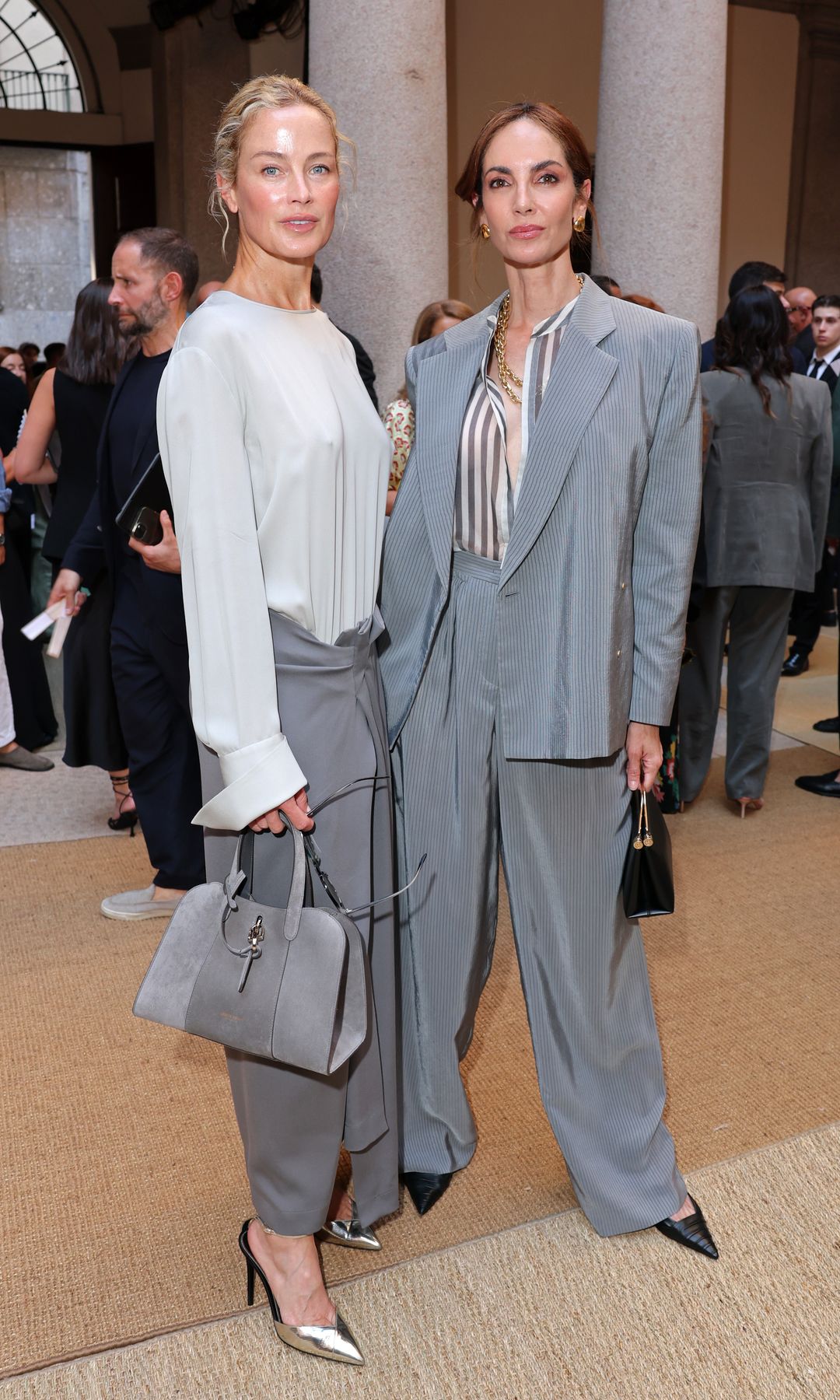Carolyn Murphy y Eugenia Silva en el desfile de Armani en Milán