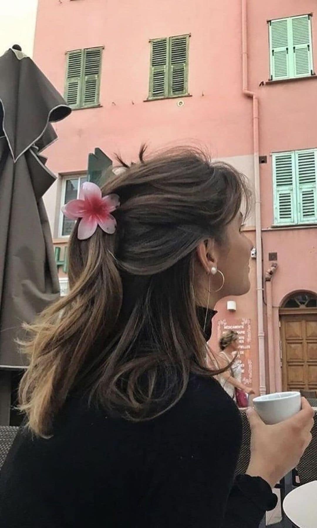 jersey y media coleta con pinza de flor